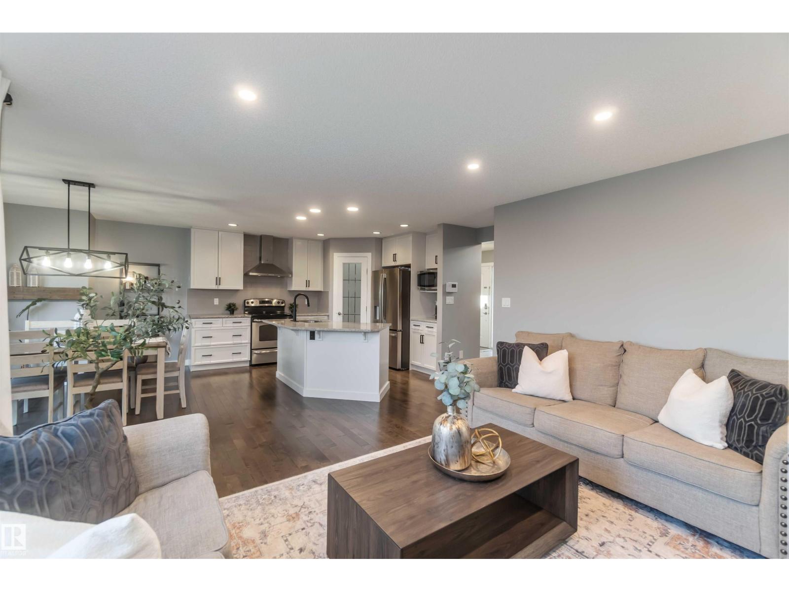 8306 180A AV NW, Edmonton