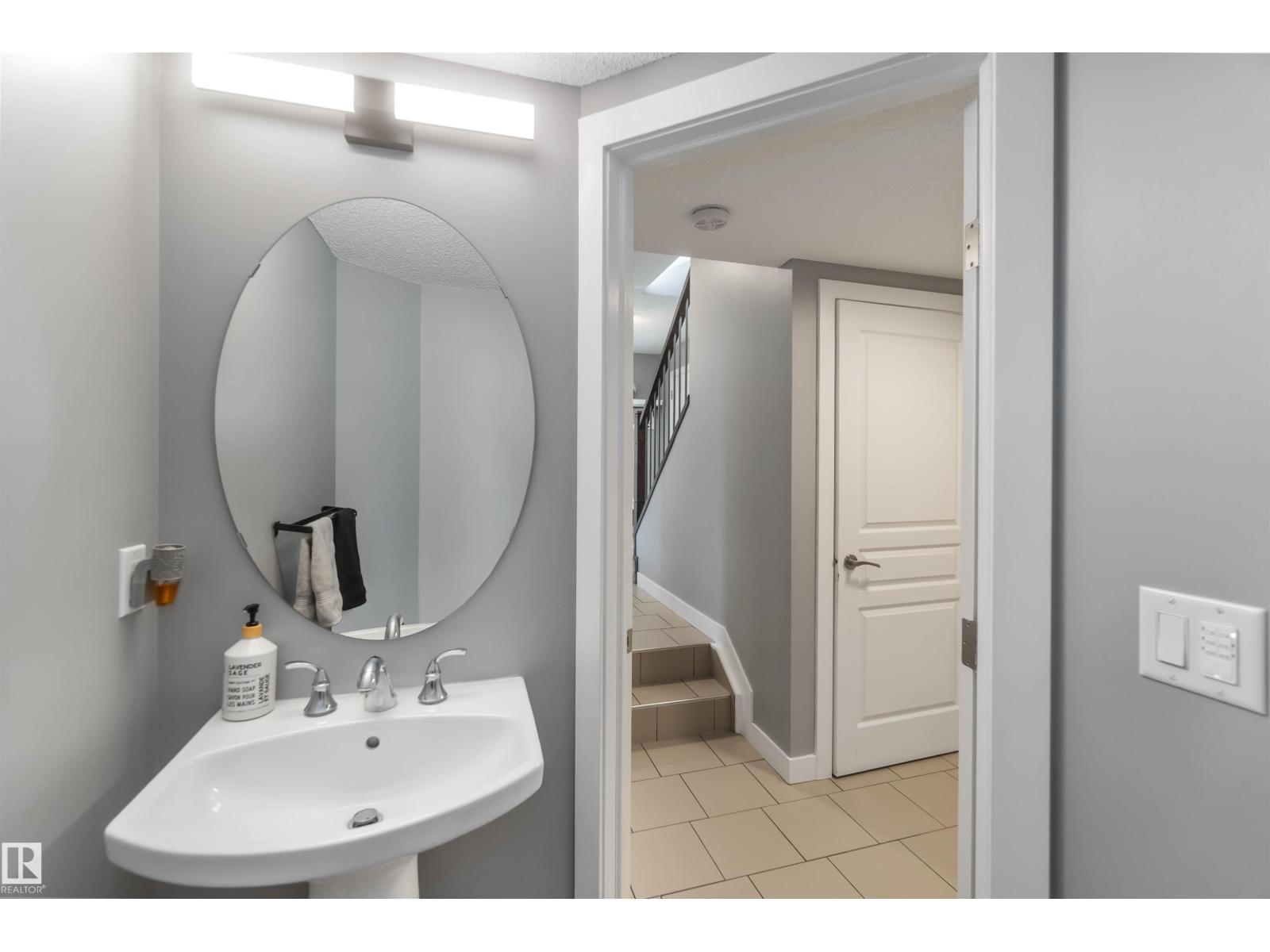 8306 180A AV NW, Edmonton