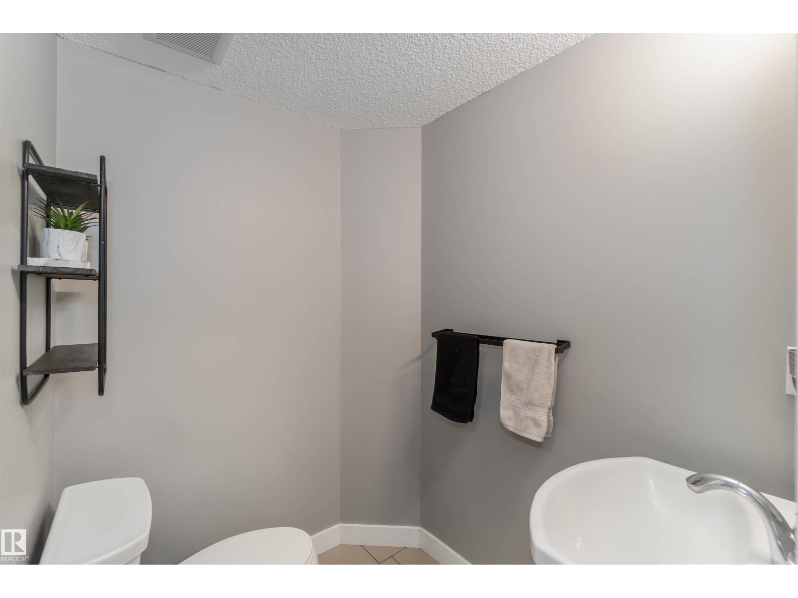 8306 180A AV NW, Edmonton