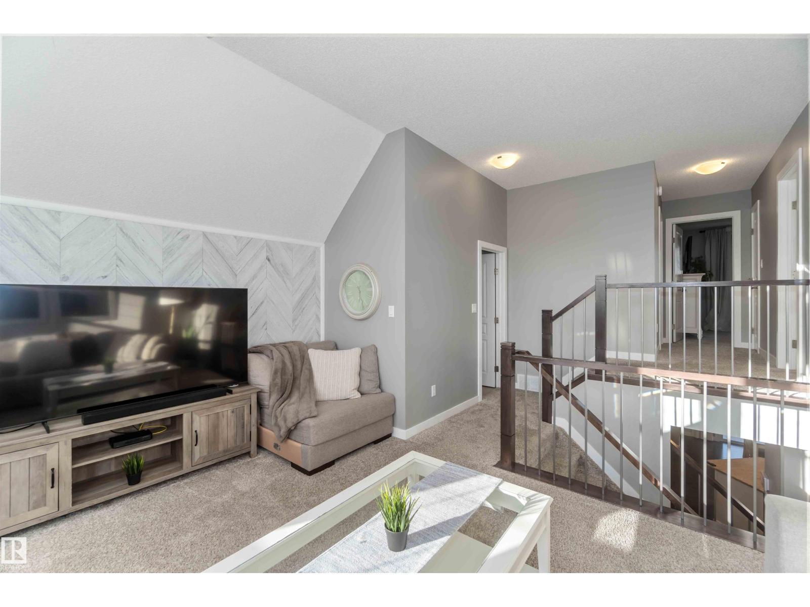 8306 180A AV NW, Edmonton