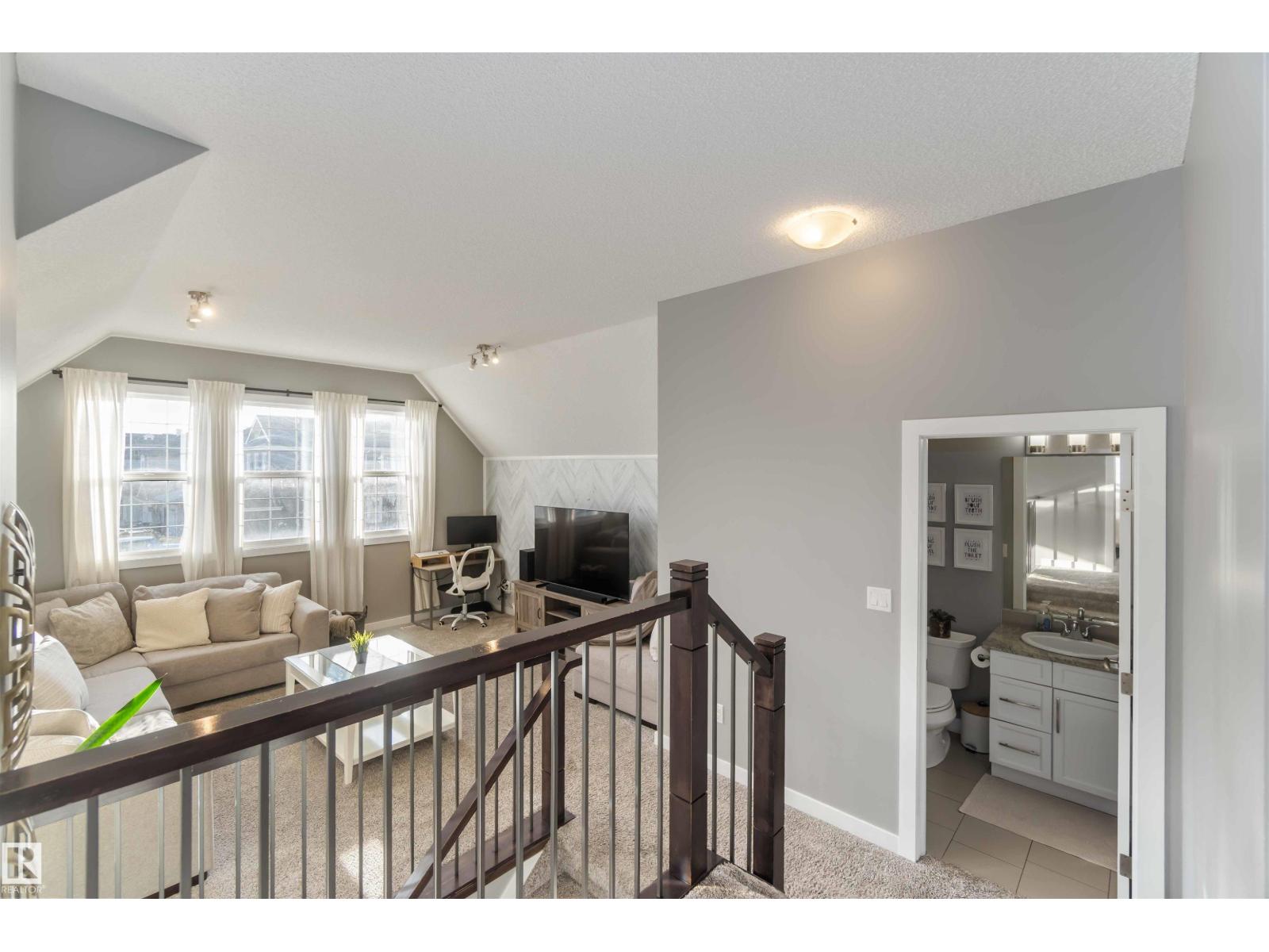 8306 180A AV NW, Edmonton