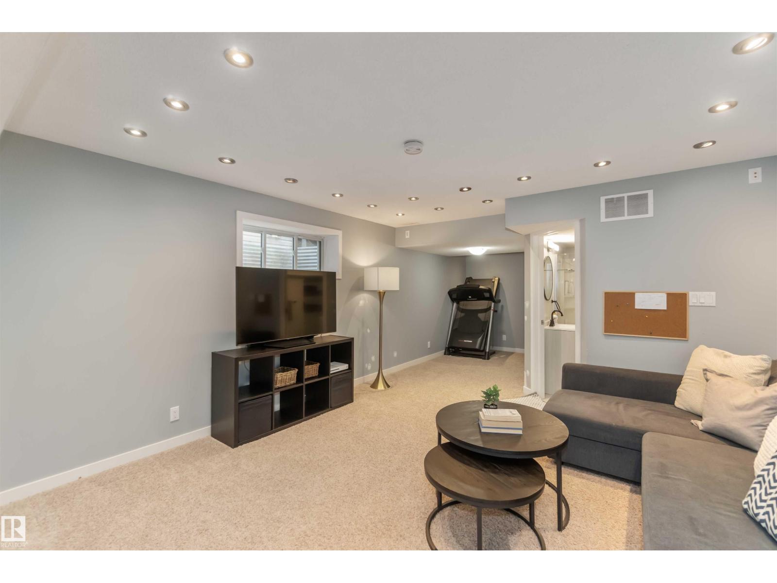 8306 180A AV NW, Edmonton