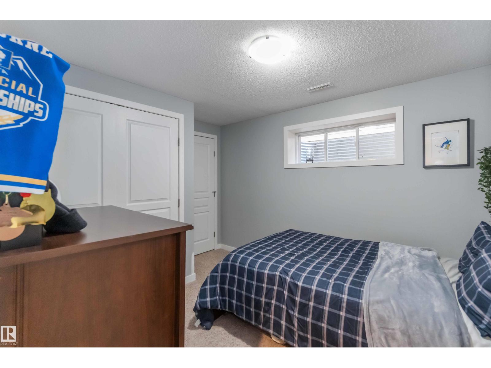 8306 180A AV NW, Edmonton