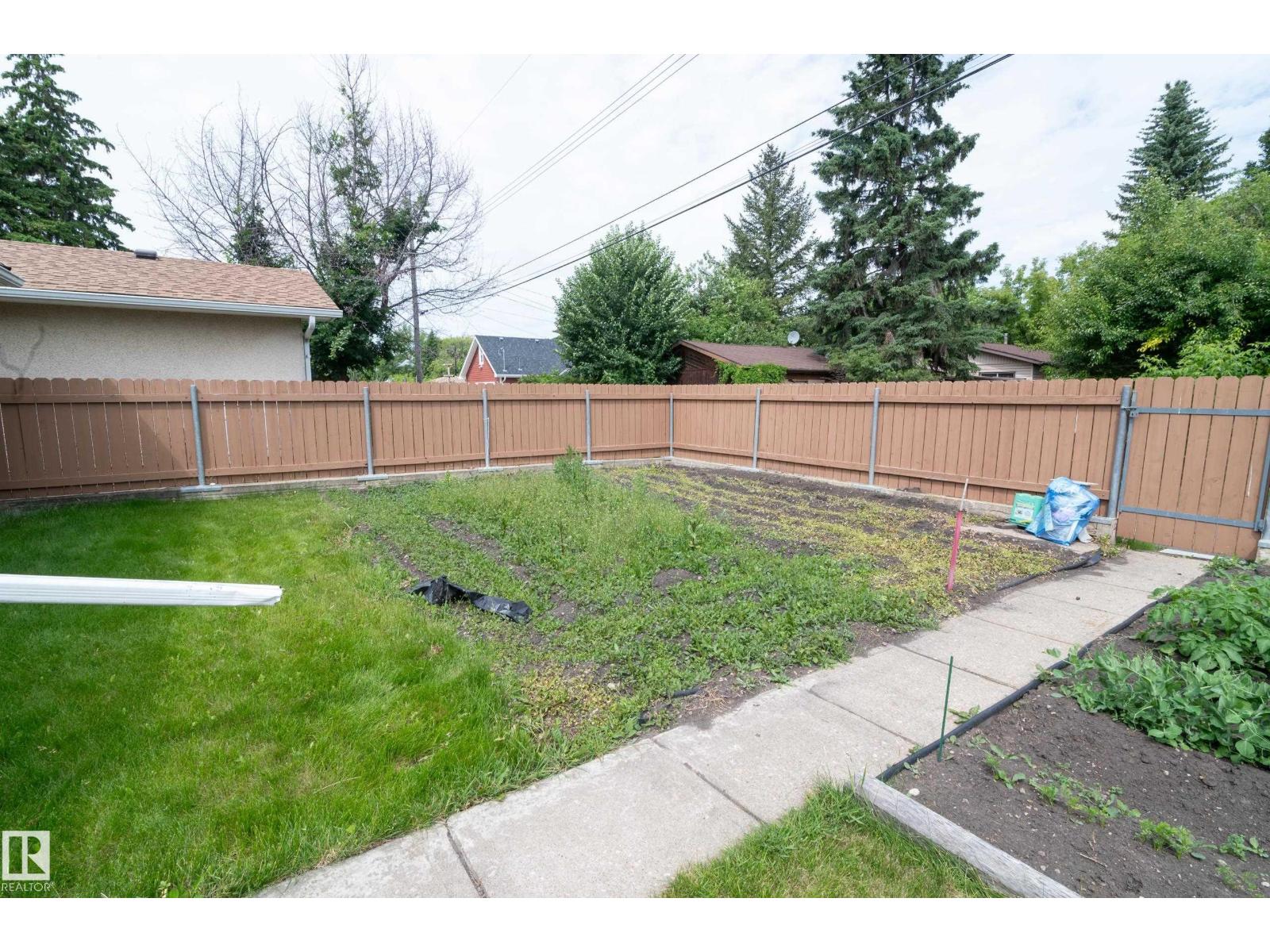 8316 73 AV NW, Edmonton