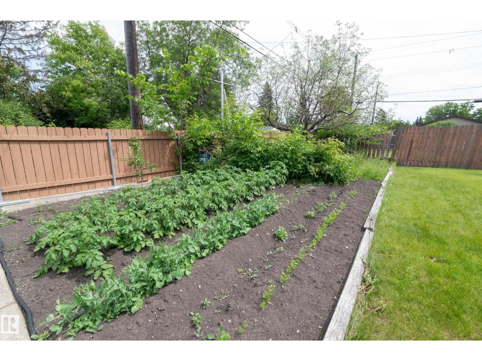 8316 73 AV NW, Edmonton