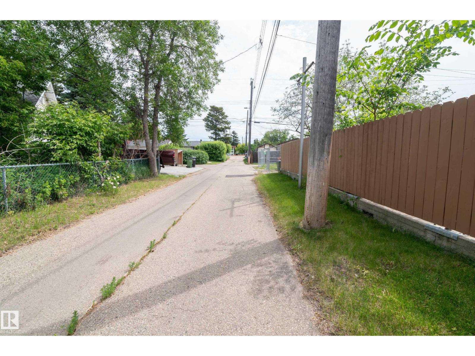 8316 73 AV NW, Edmonton