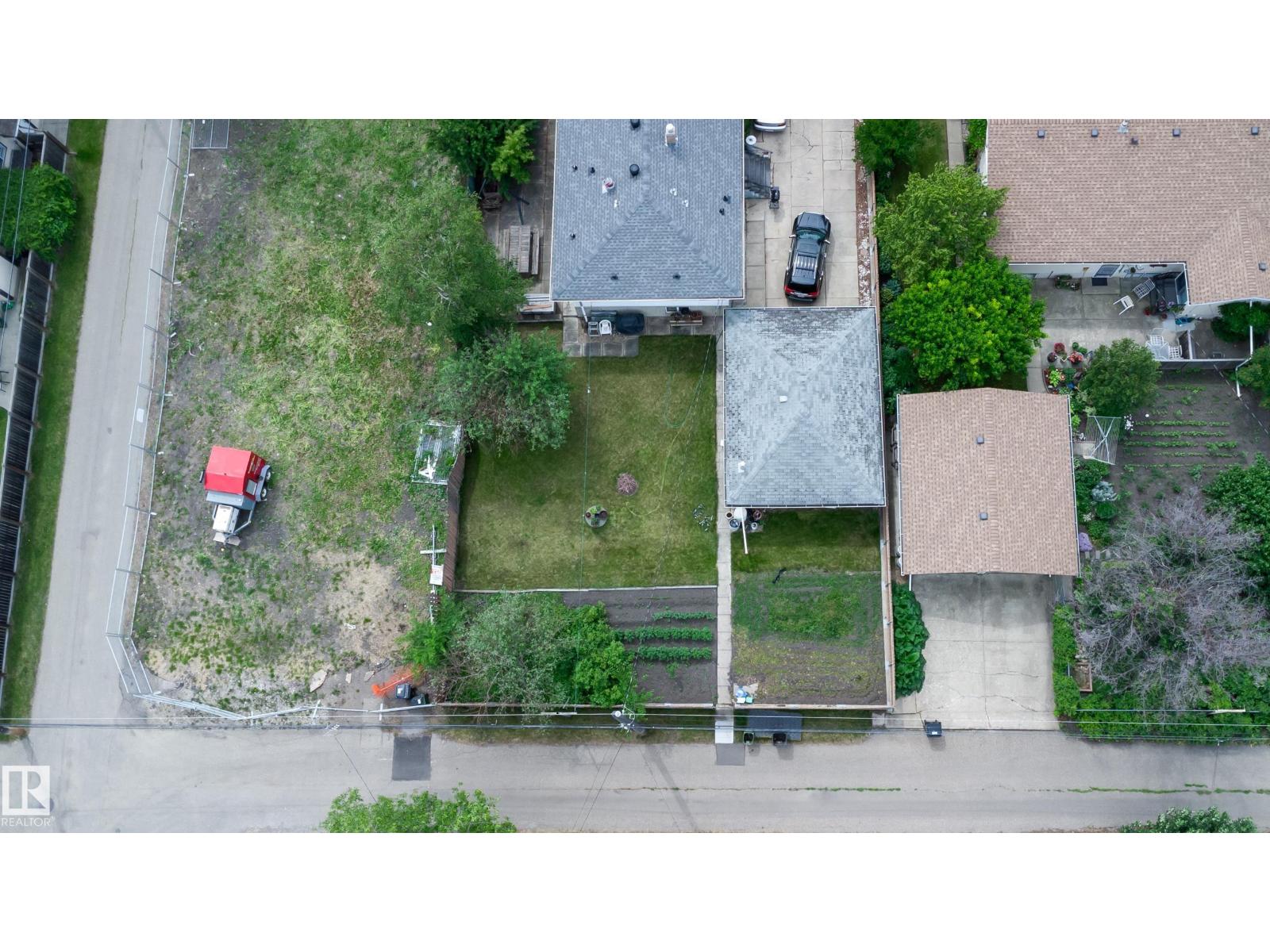 8316 73 AV NW, Edmonton