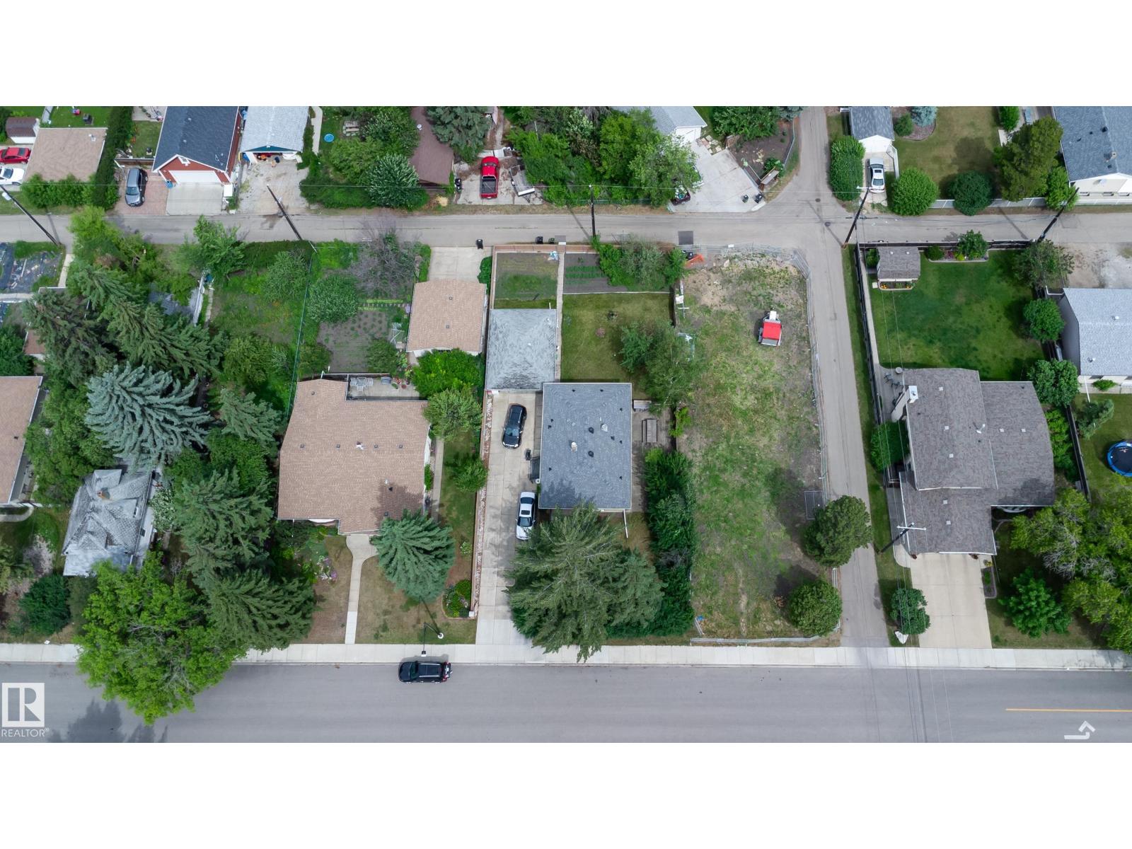 8316 73 AV NW, Edmonton