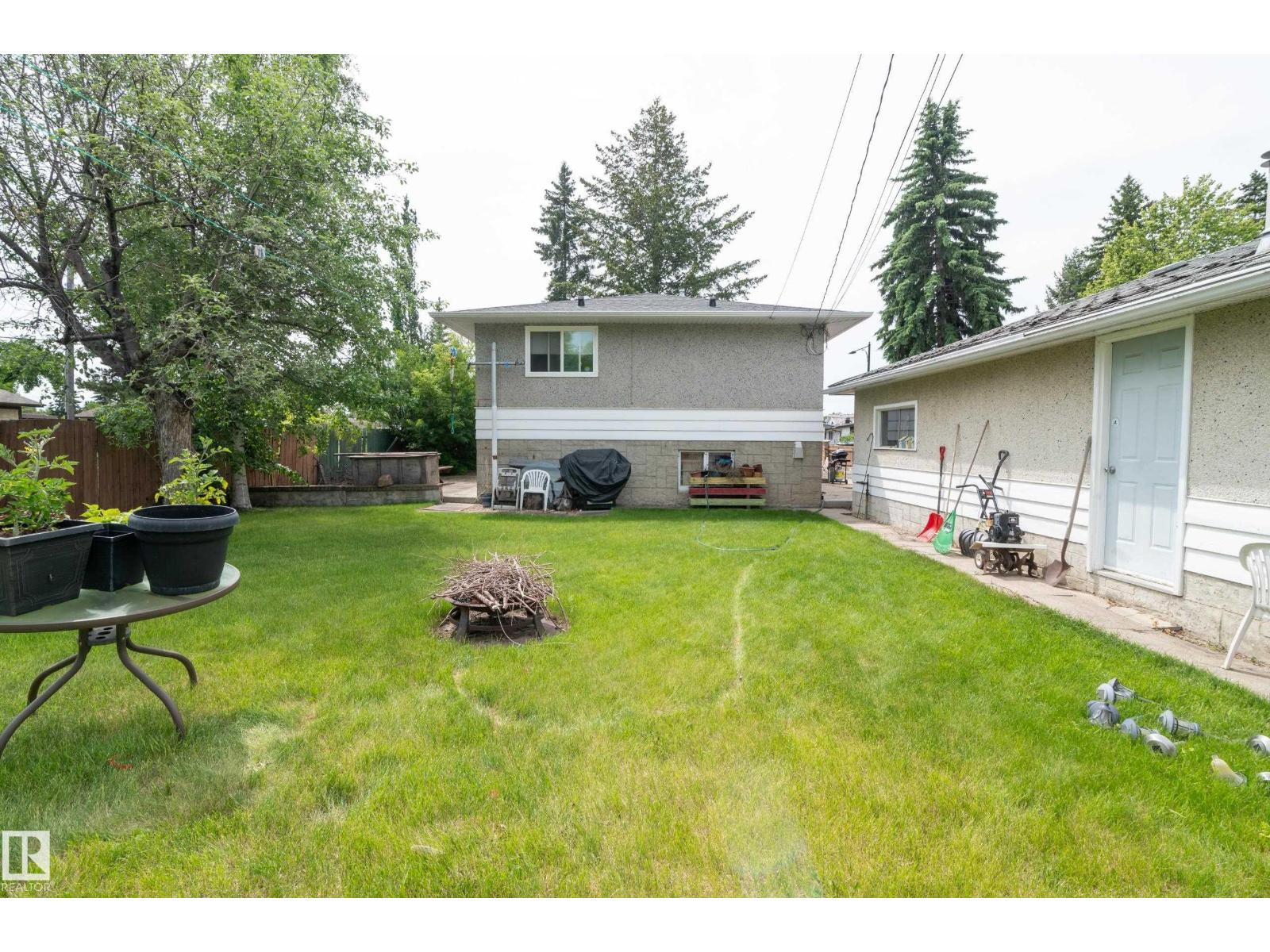 8316 73 AV NW, Edmonton