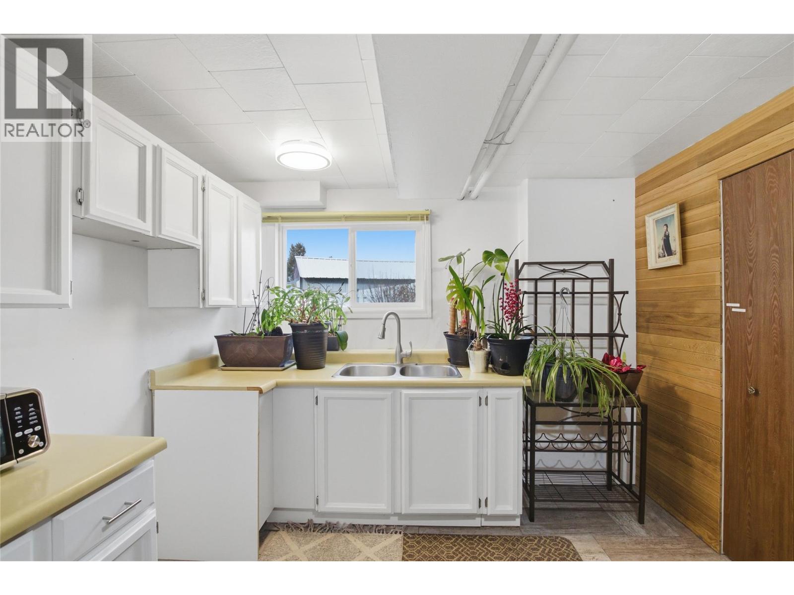 222 DOGWOOD Court, Logan Lake