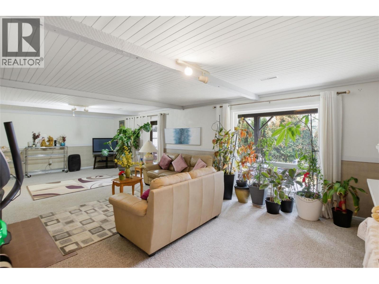 222 DOGWOOD Court, Logan Lake