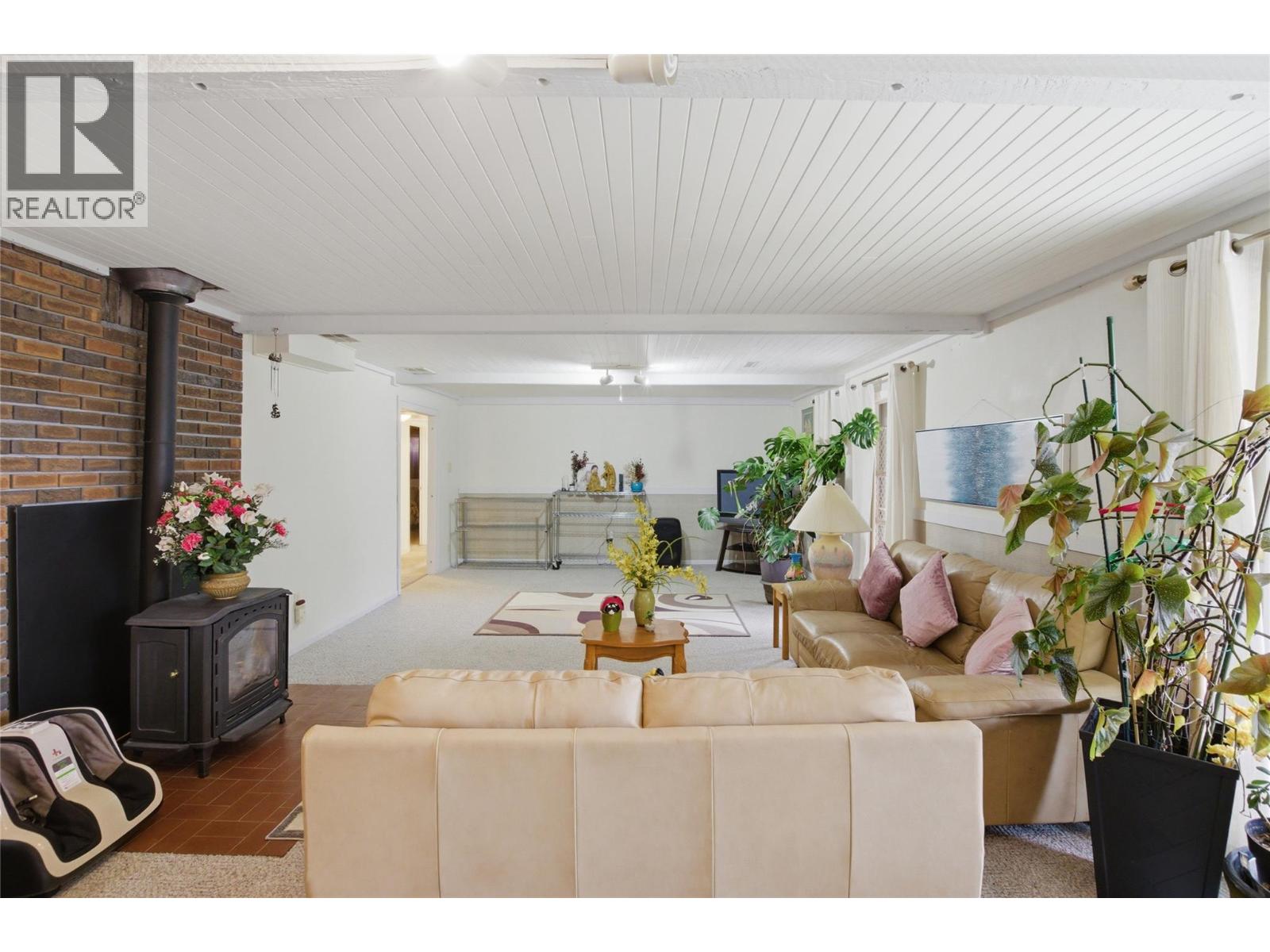 222 DOGWOOD Court, Logan Lake