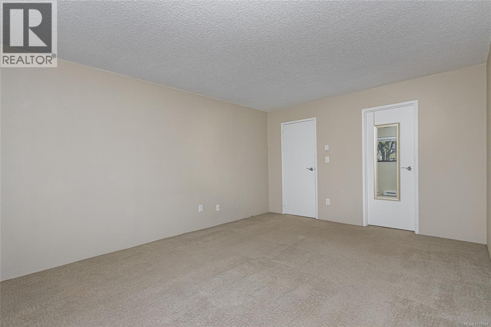 208 3255 Glasgow Ave, Saanich