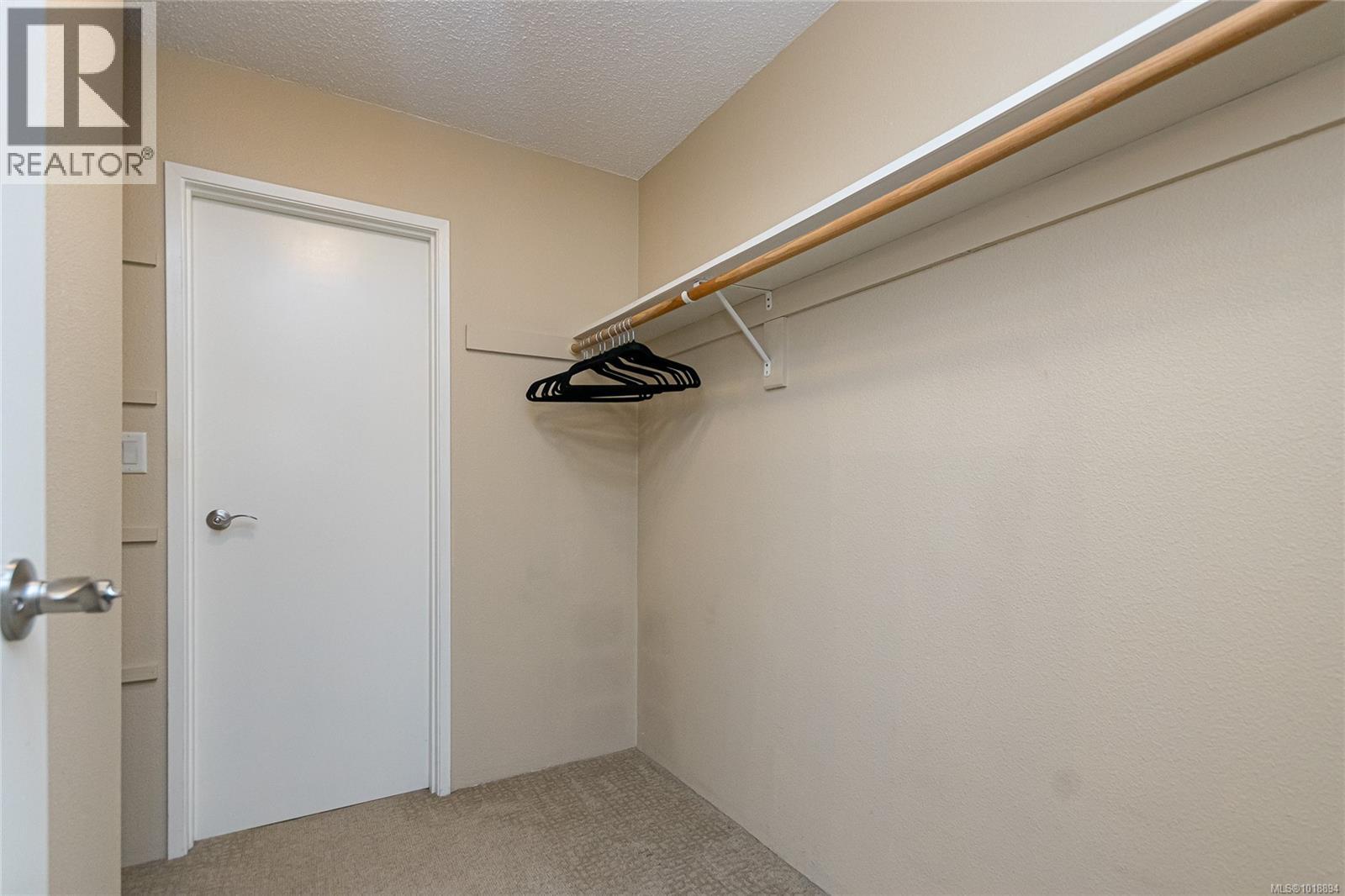 208 3255 Glasgow Ave, Saanich