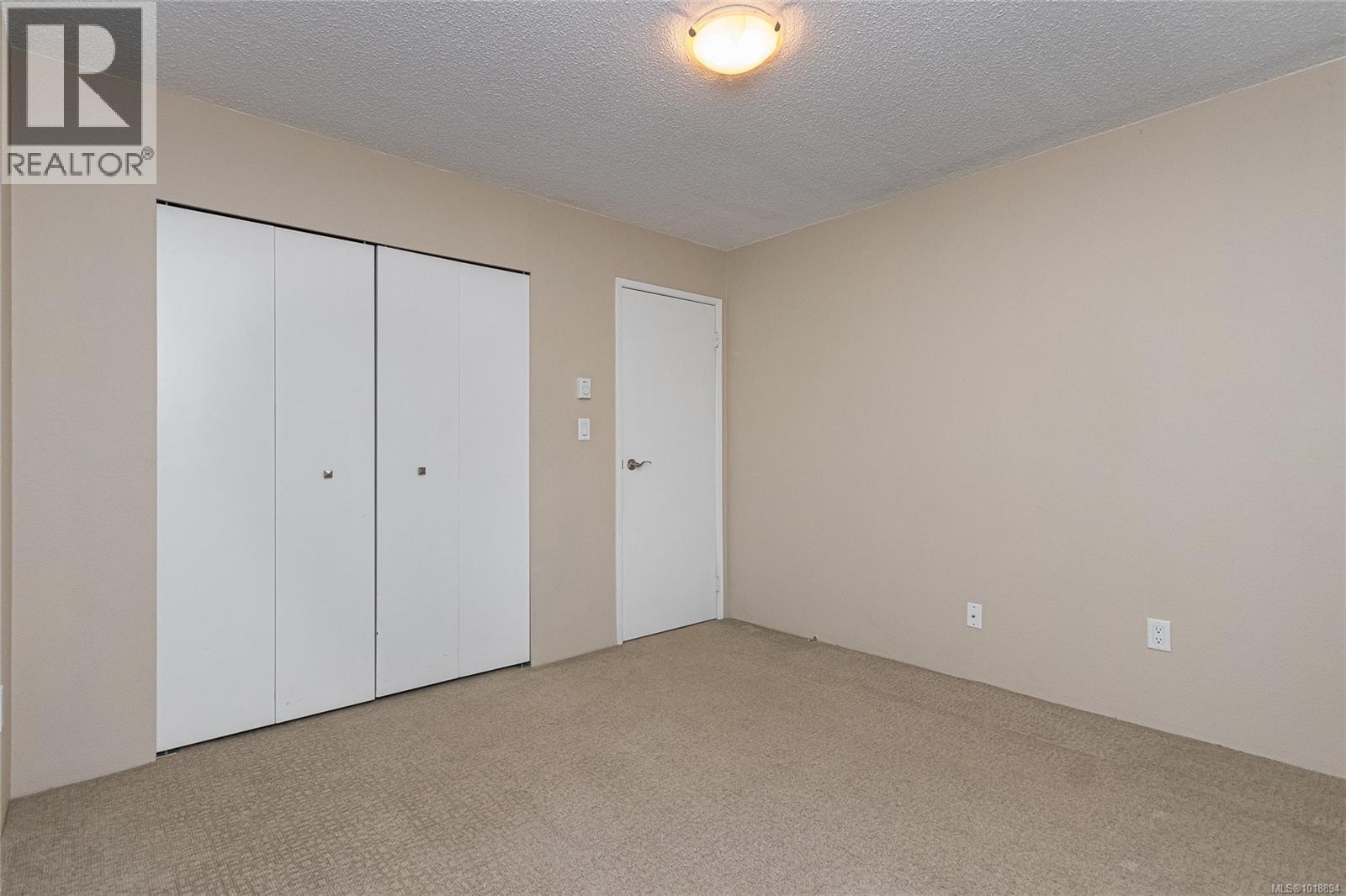 208 3255 Glasgow Ave, Saanich