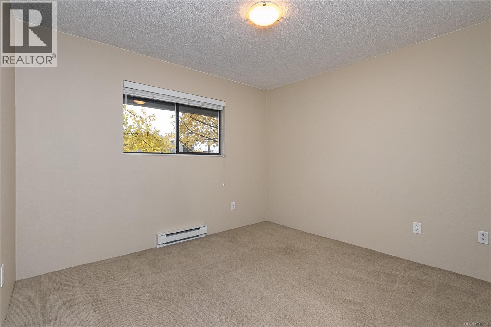 208 3255 Glasgow Ave, Saanich