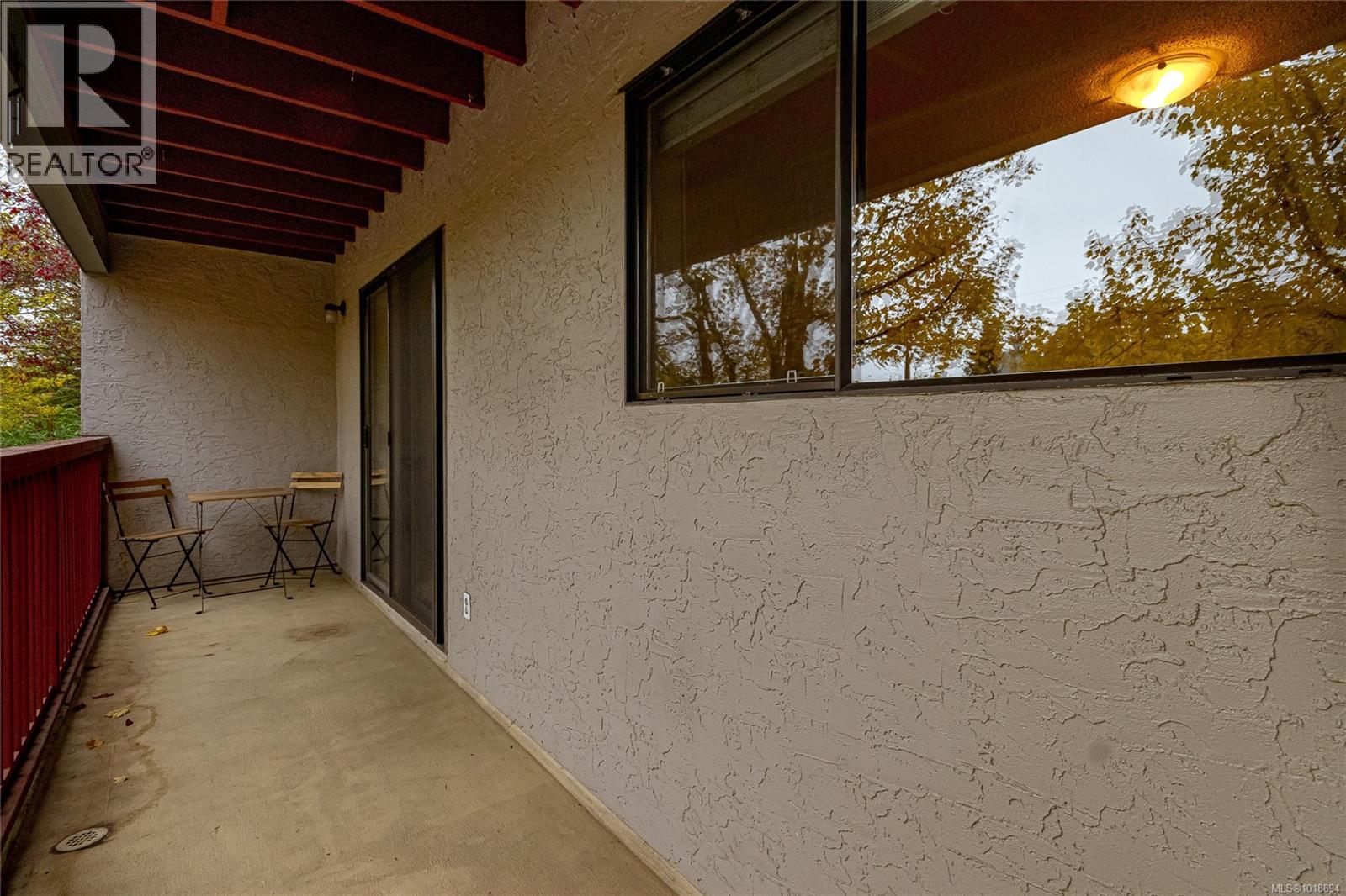 208 3255 Glasgow Ave, Saanich