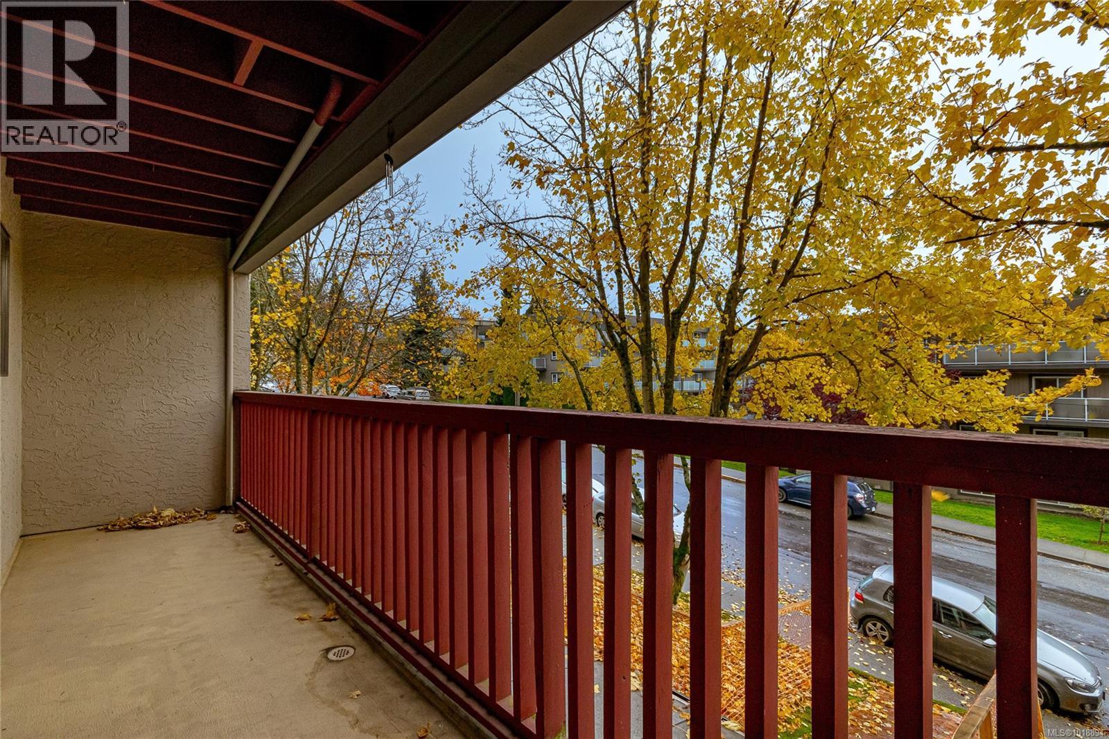 208 3255 Glasgow Ave, Saanich