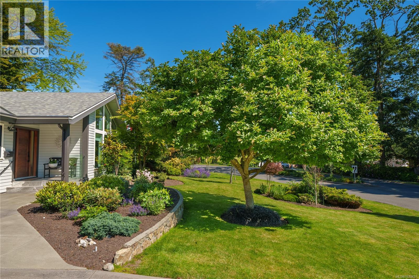  2780 Arbutus Road, Saanich