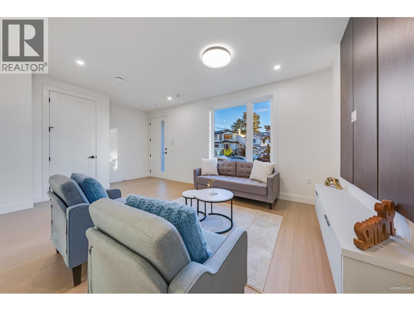 1 4211 GRAVELEY STREET, Burnaby