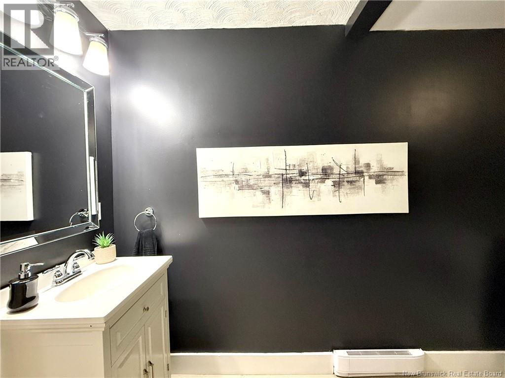 8 Conway Street - 16