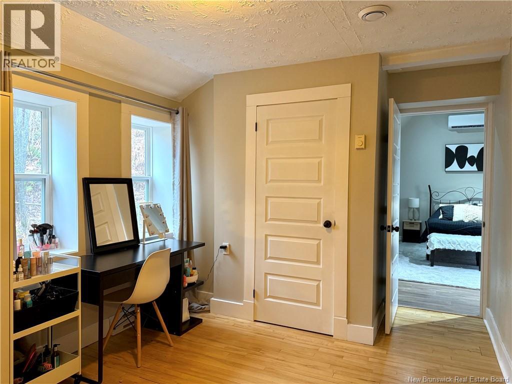 8 Conway Street - 29