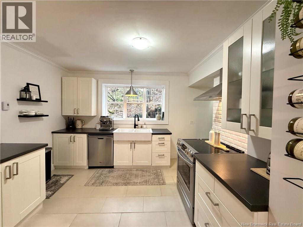 8 Conway Street - 6