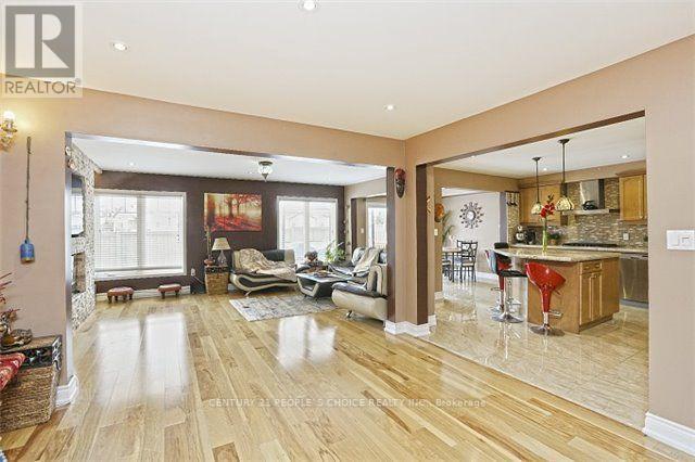 UPPER - 6 DONOMORE DRIVE - Photo 4 of 16, Brampton (Northwest Brampton), Ontario