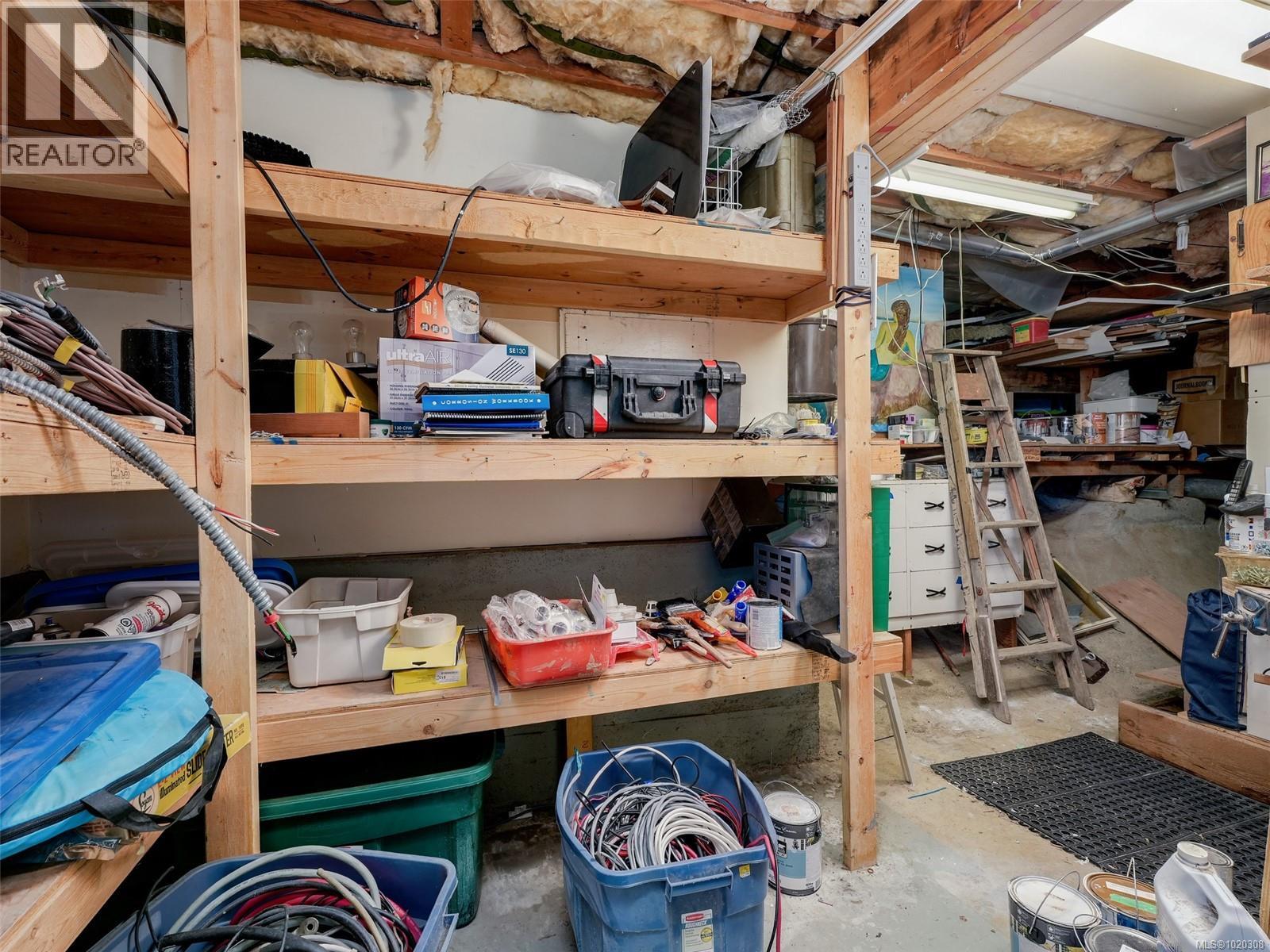 10931 Inwood Rd, North Saanich