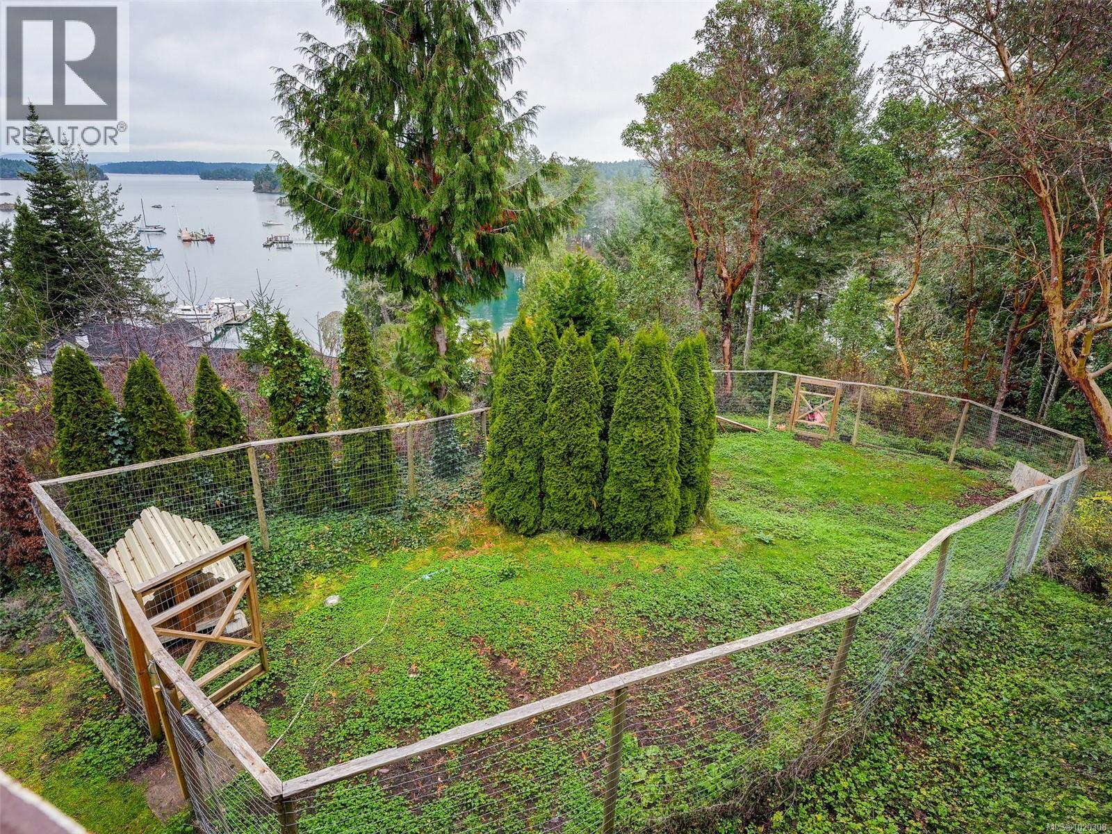 10931 Inwood Rd, North Saanich