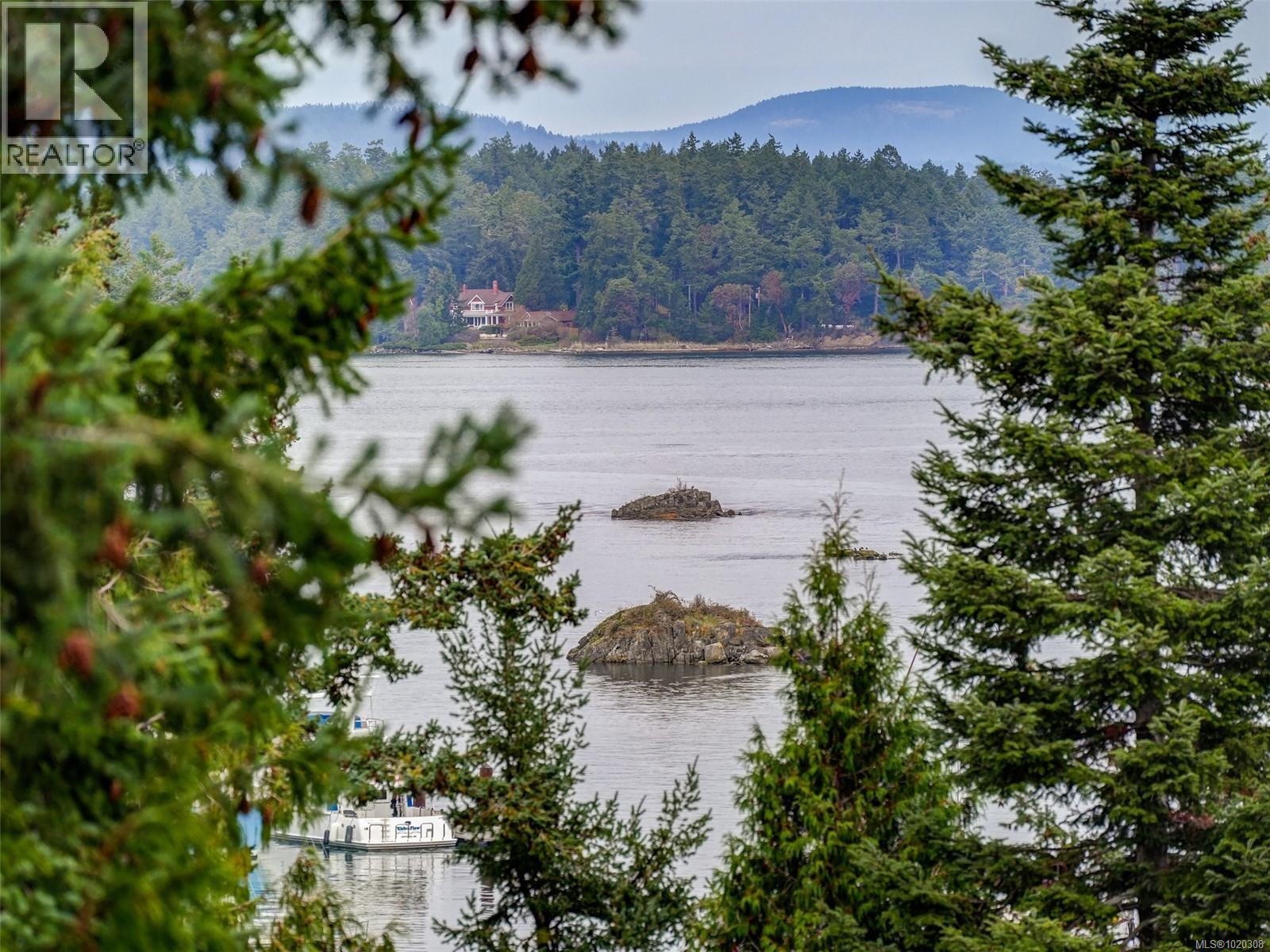 10931 Inwood Rd, North Saanich