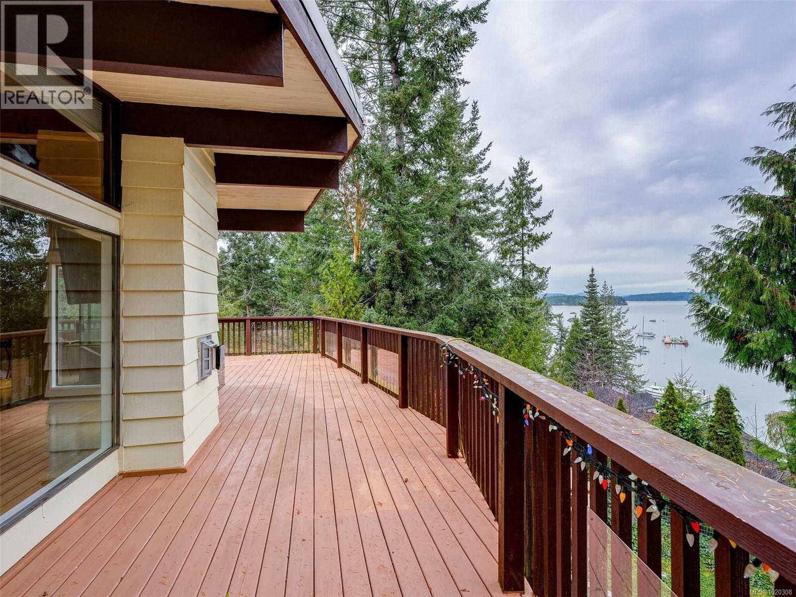 10931 Inwood Rd, North Saanich