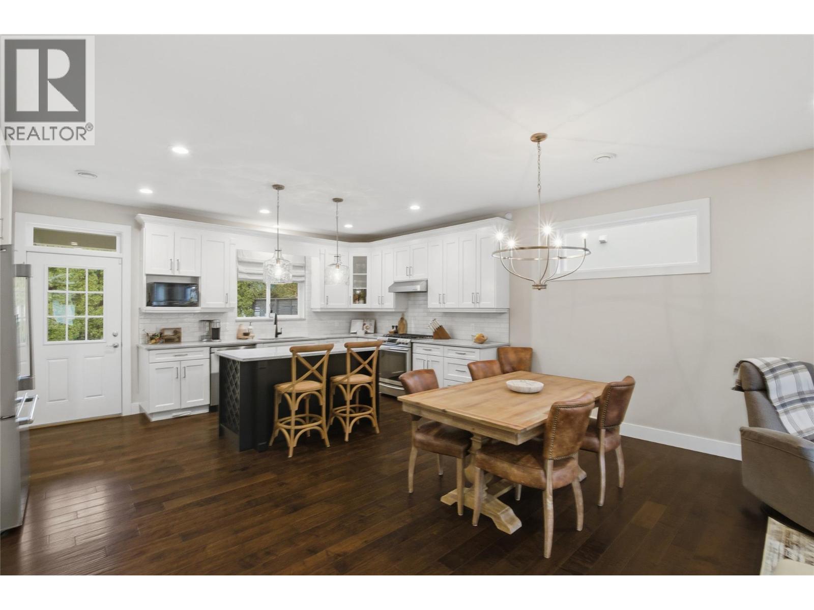 2780 BEACHMOUNT Crescent, Kamloops