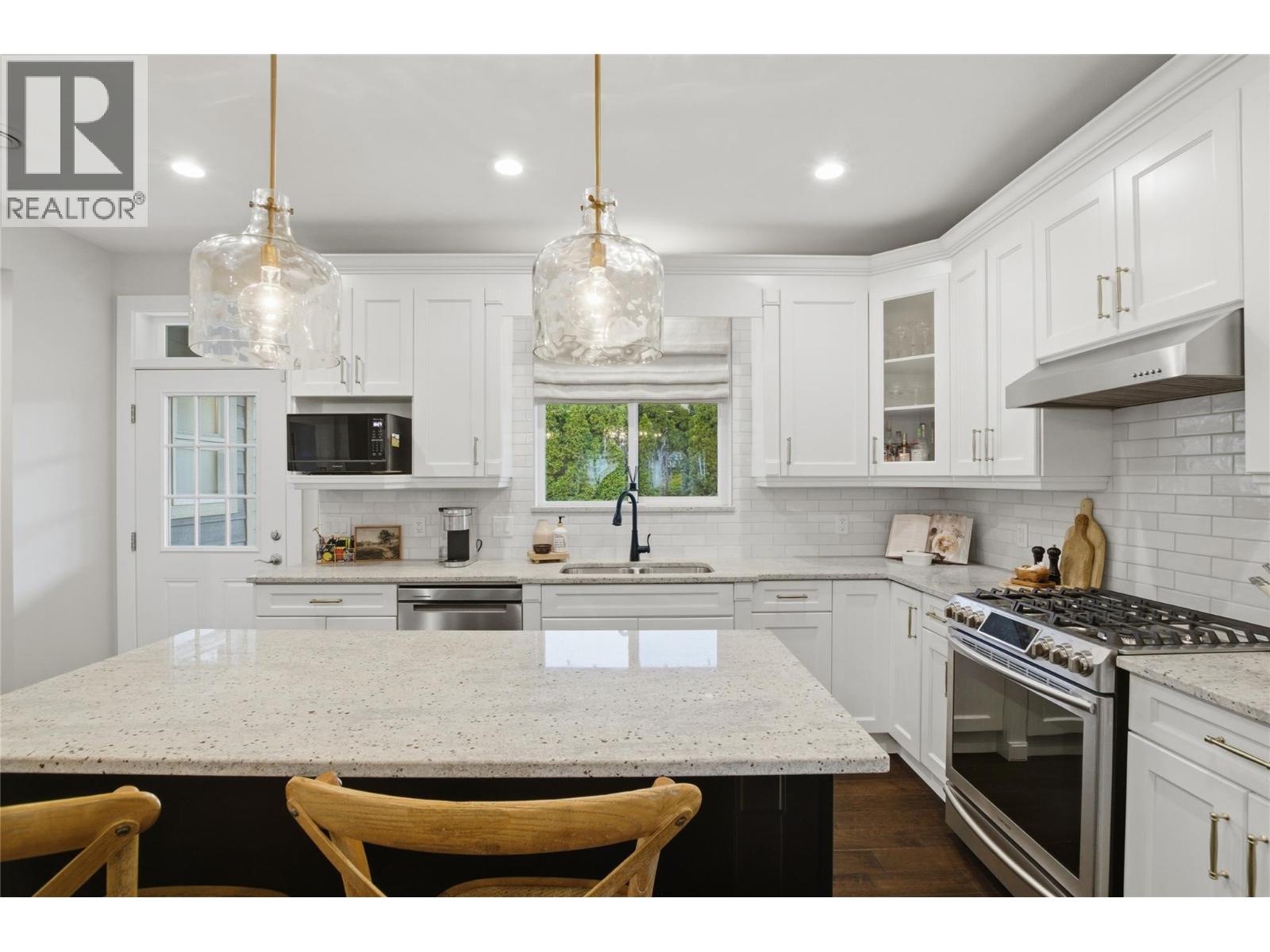 2780 BEACHMOUNT Crescent, Kamloops