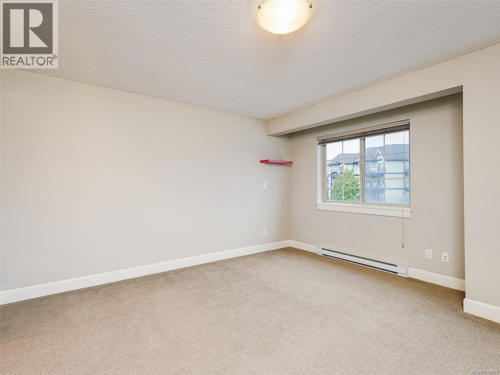 201 785 Station Ave, Langford