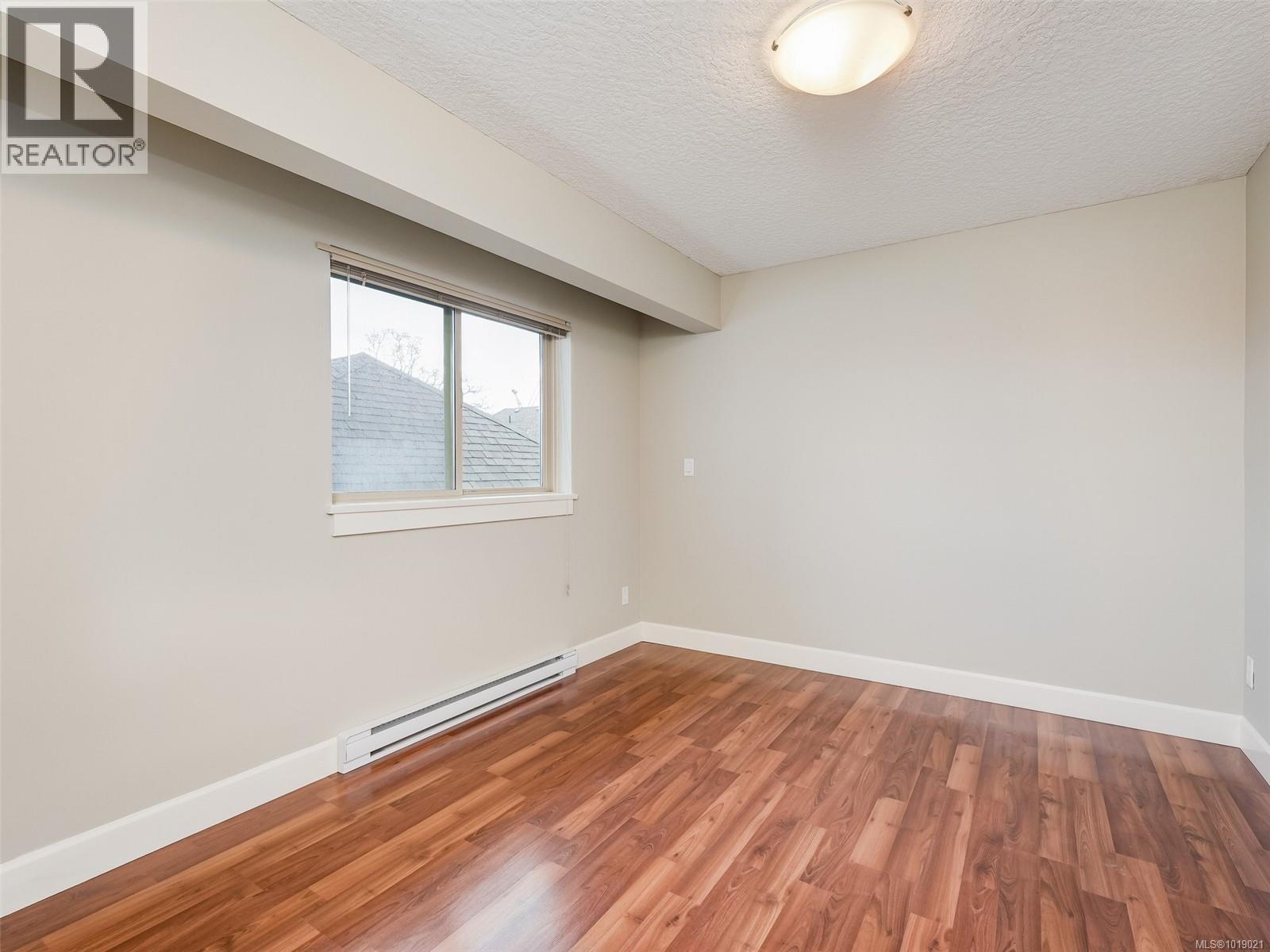 201 785 Station Ave, Langford