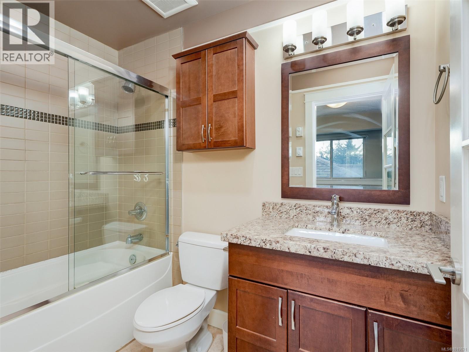 201 785 Station Ave, Langford