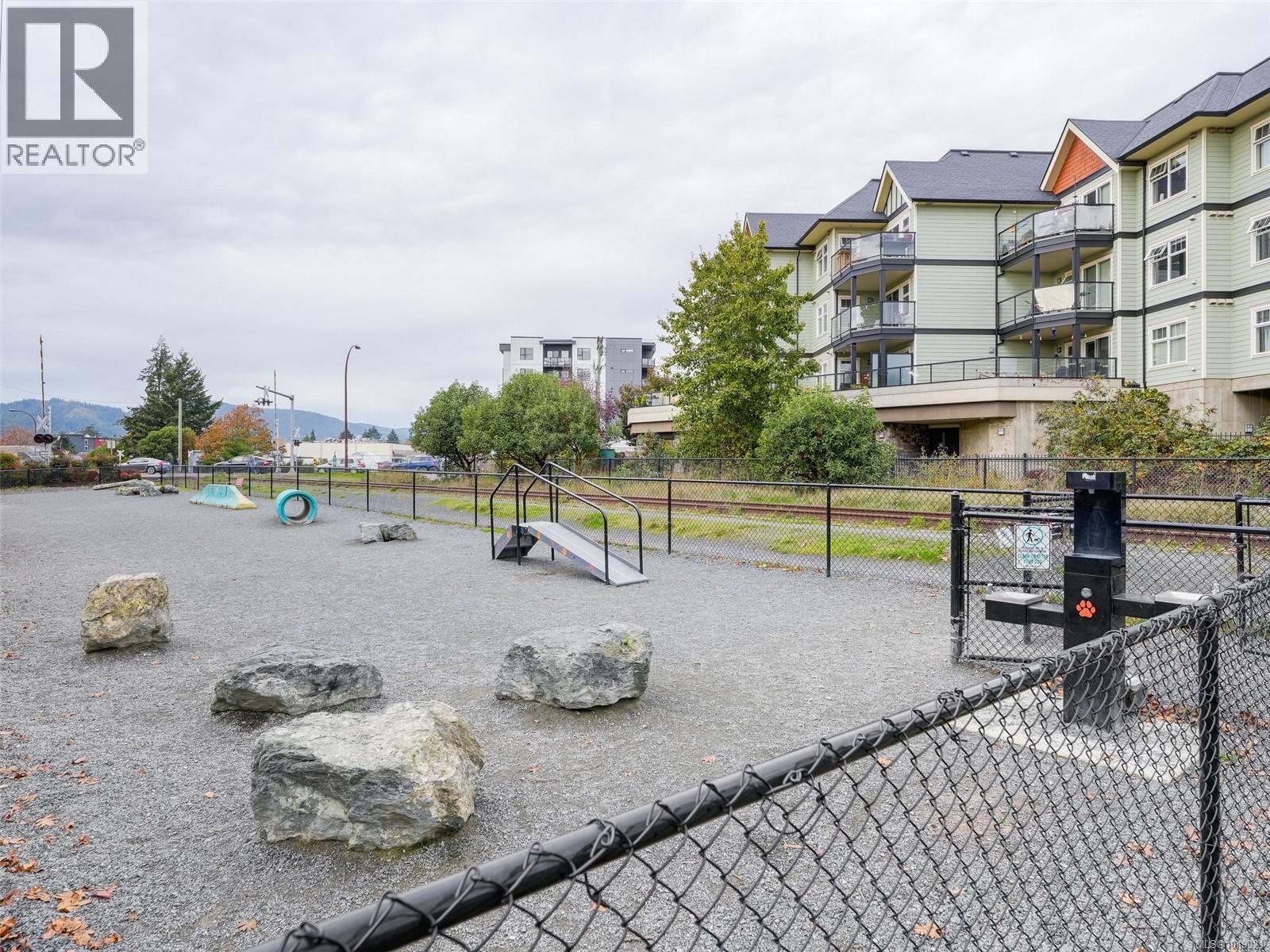 201 785 Station Ave, Langford