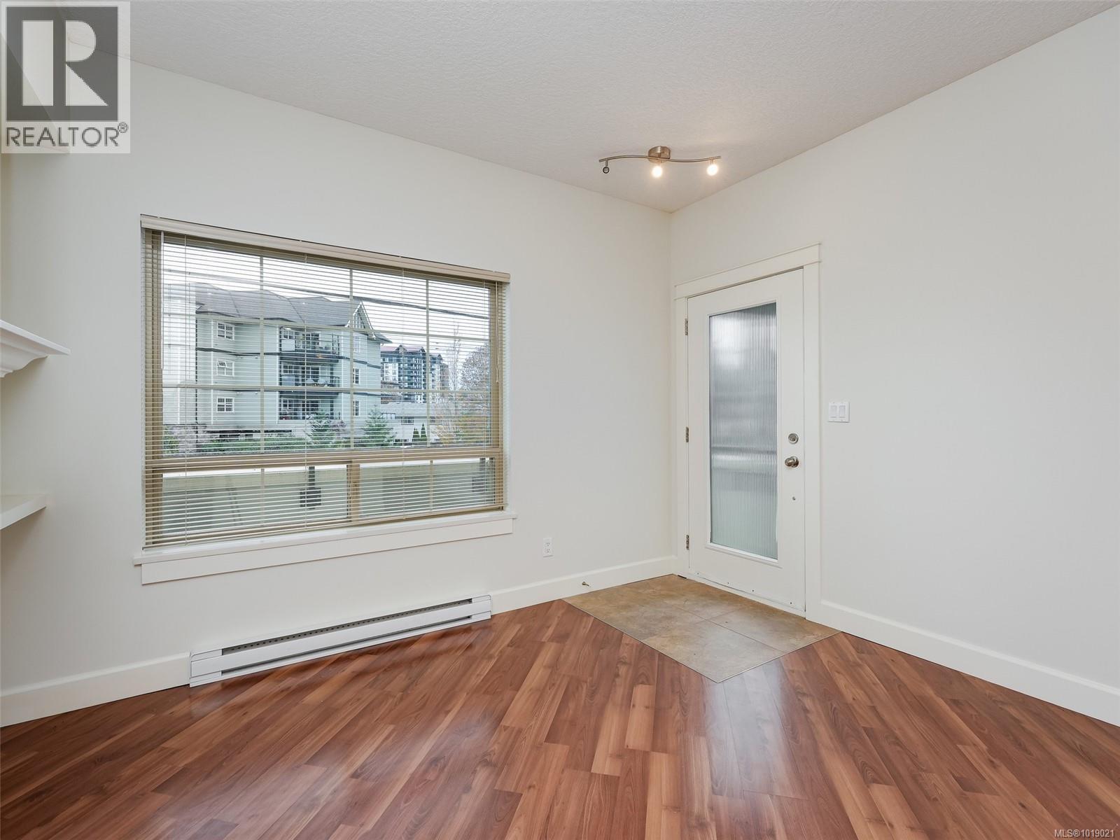 201 785 Station Ave, Langford