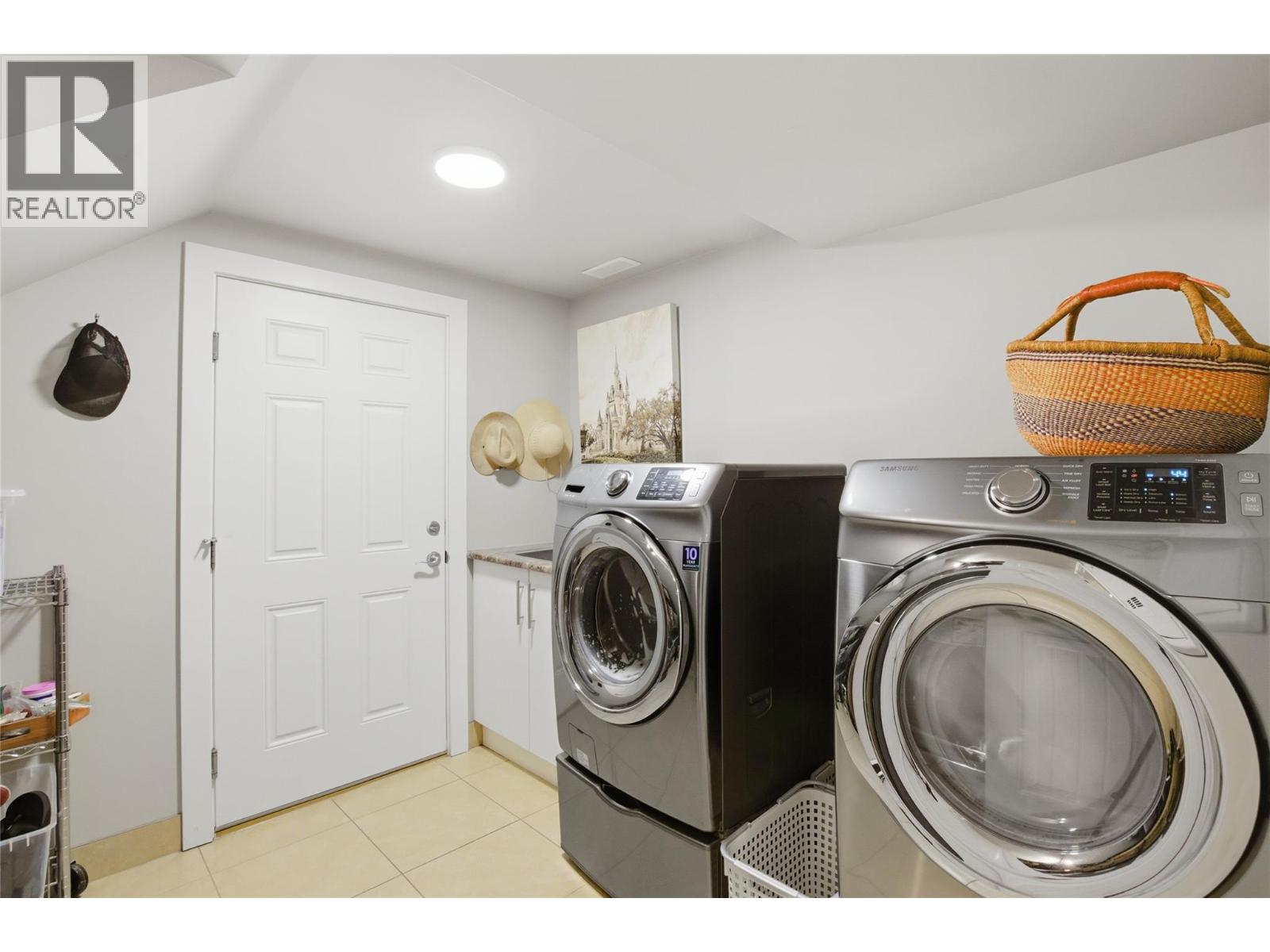 2780 BEACHMOUNT Crescent, Kamloops