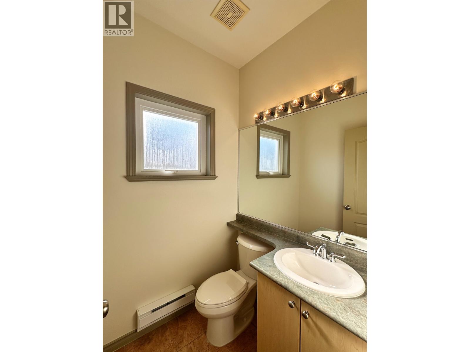 8 7700 ABERCROMBIE DRIVE, Richmond