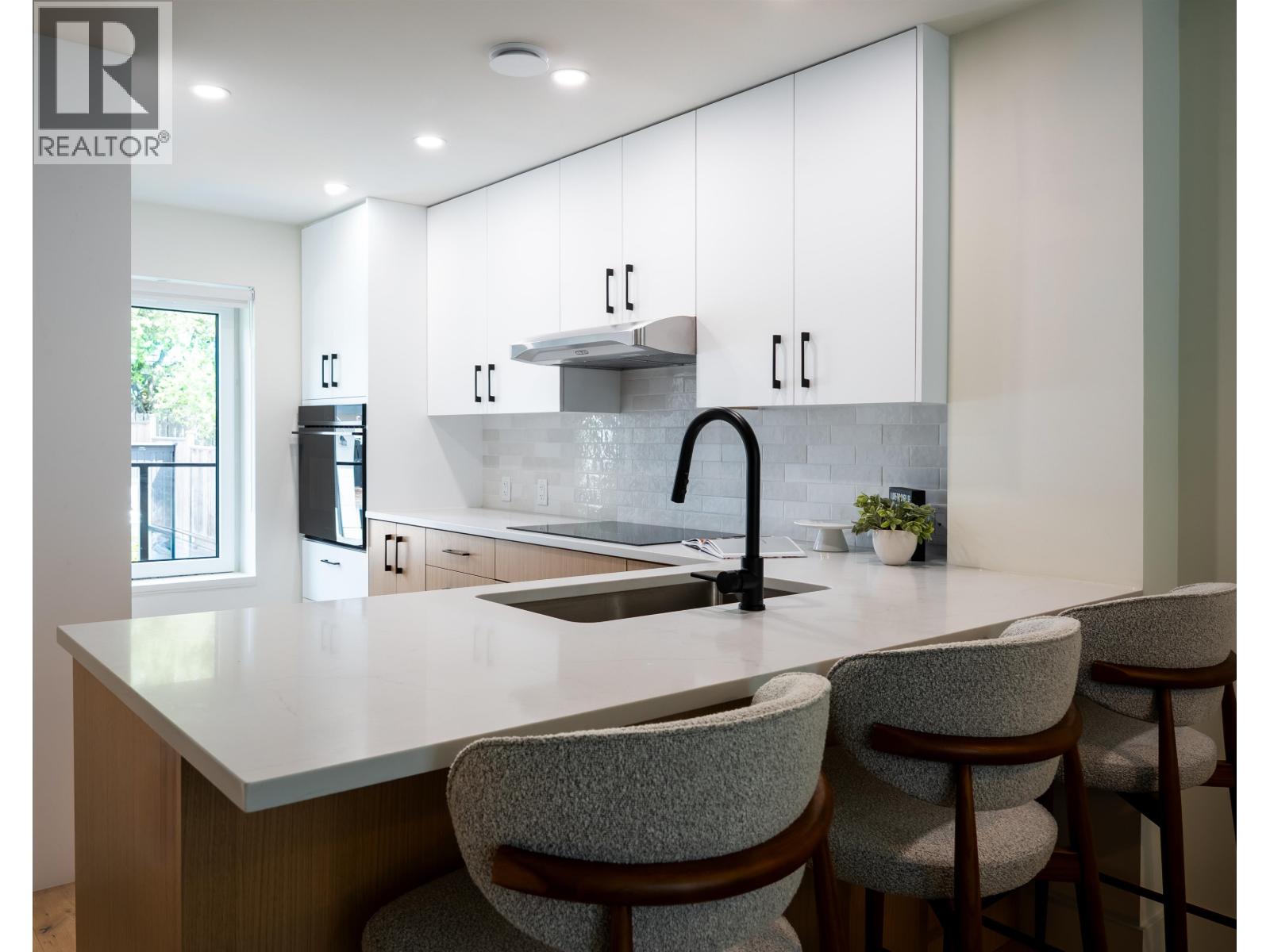 TH8 610 E 3RD STREET, North Vancouver