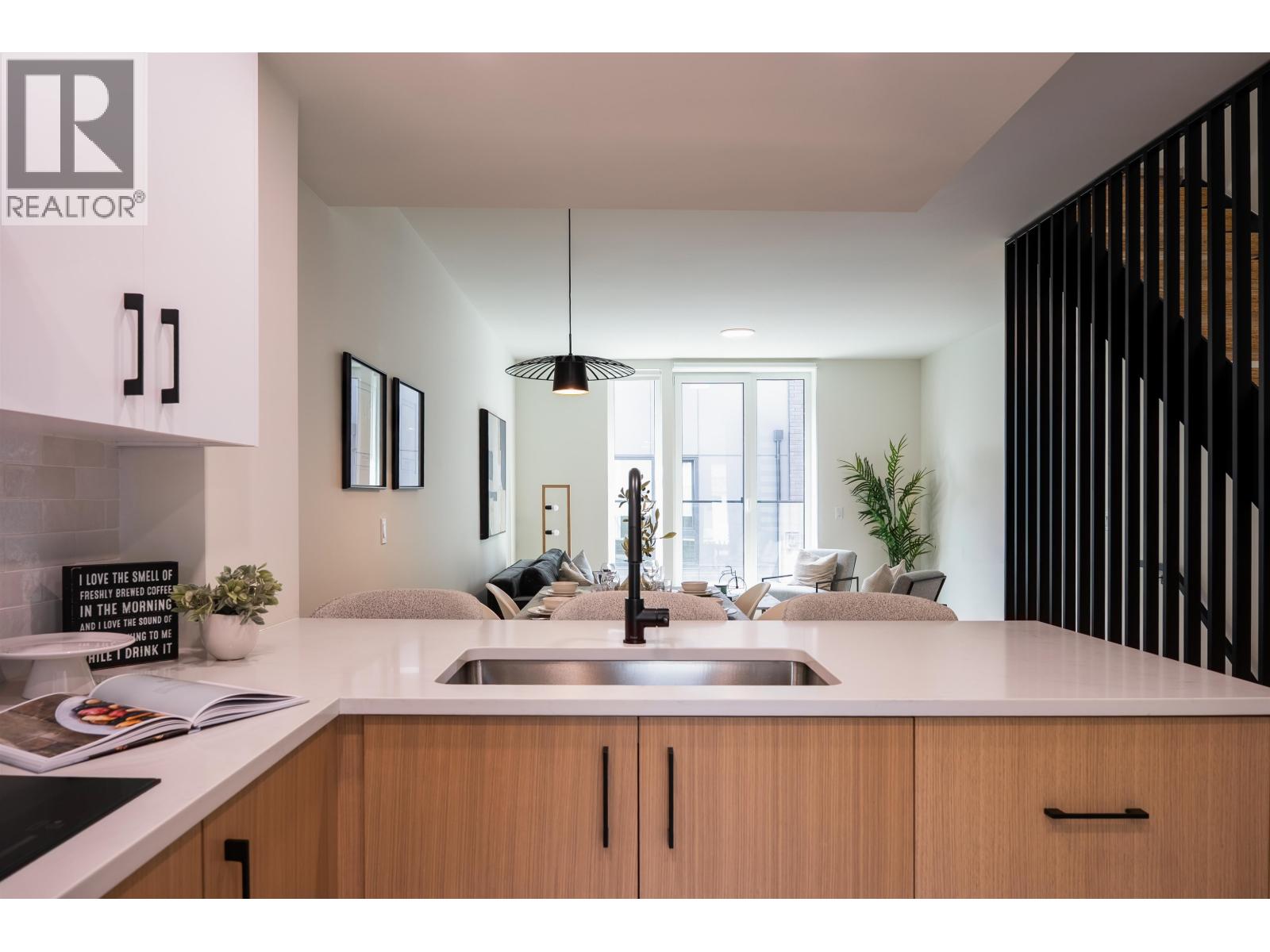 TH8 610 E 3RD STREET, North Vancouver