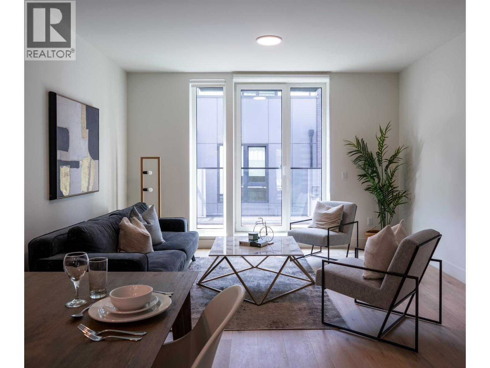 TH8 610 E 3RD STREET, North Vancouver