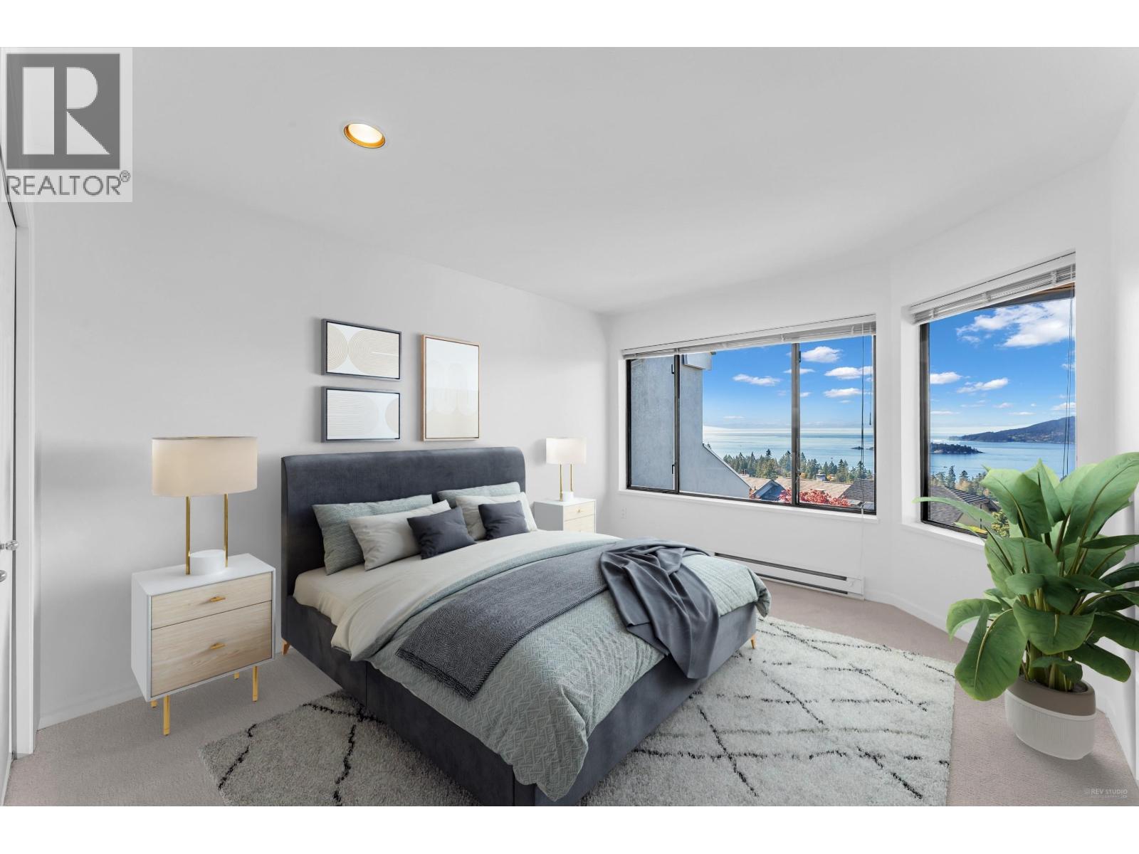 5446 MEADFEILD LANE, West Vancouver