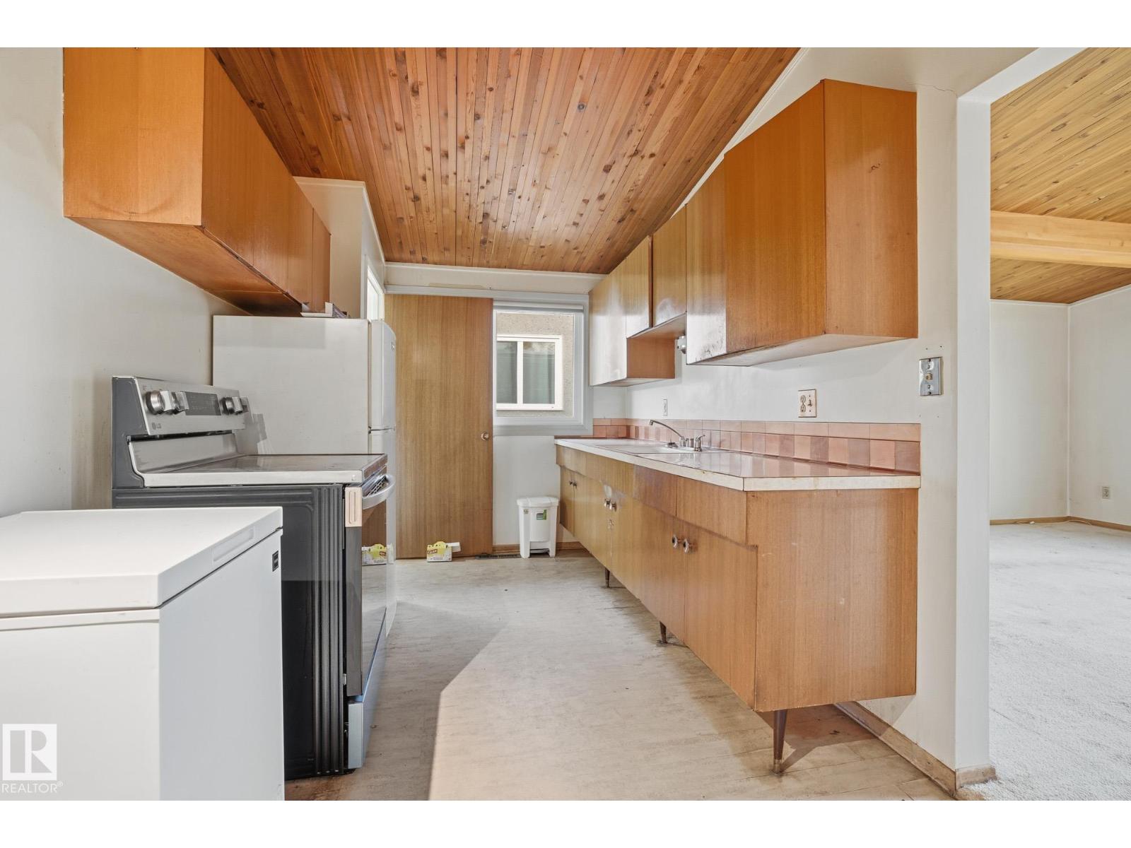 11324 53 AV NW, Edmonton