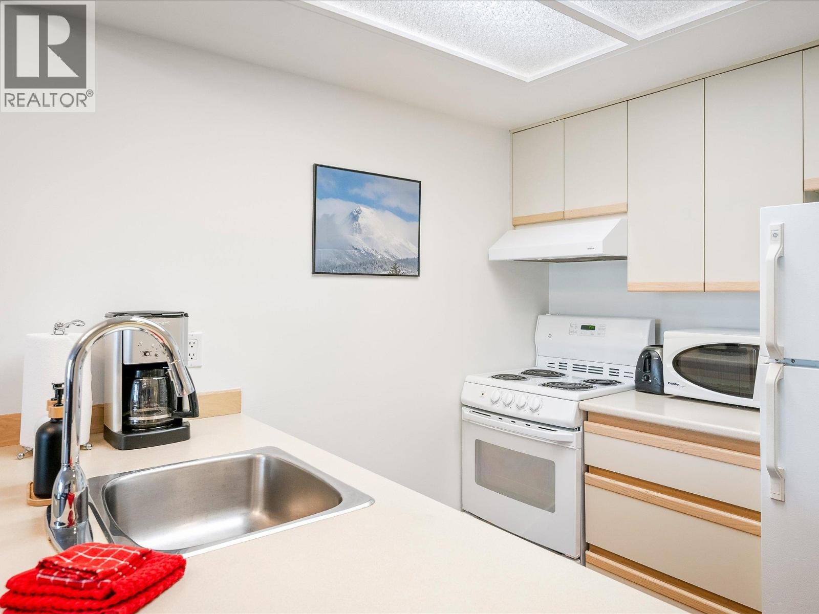 220 4809 SPEARHEAD DRIVE, Whistler