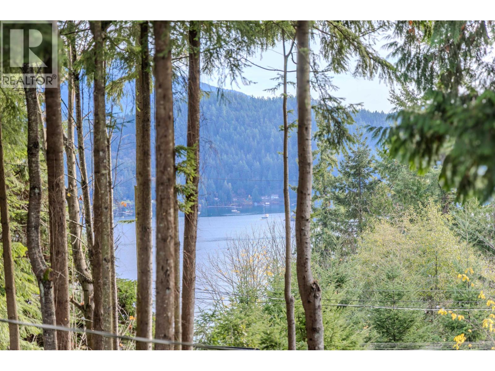538 REED ROAD, Gibsons