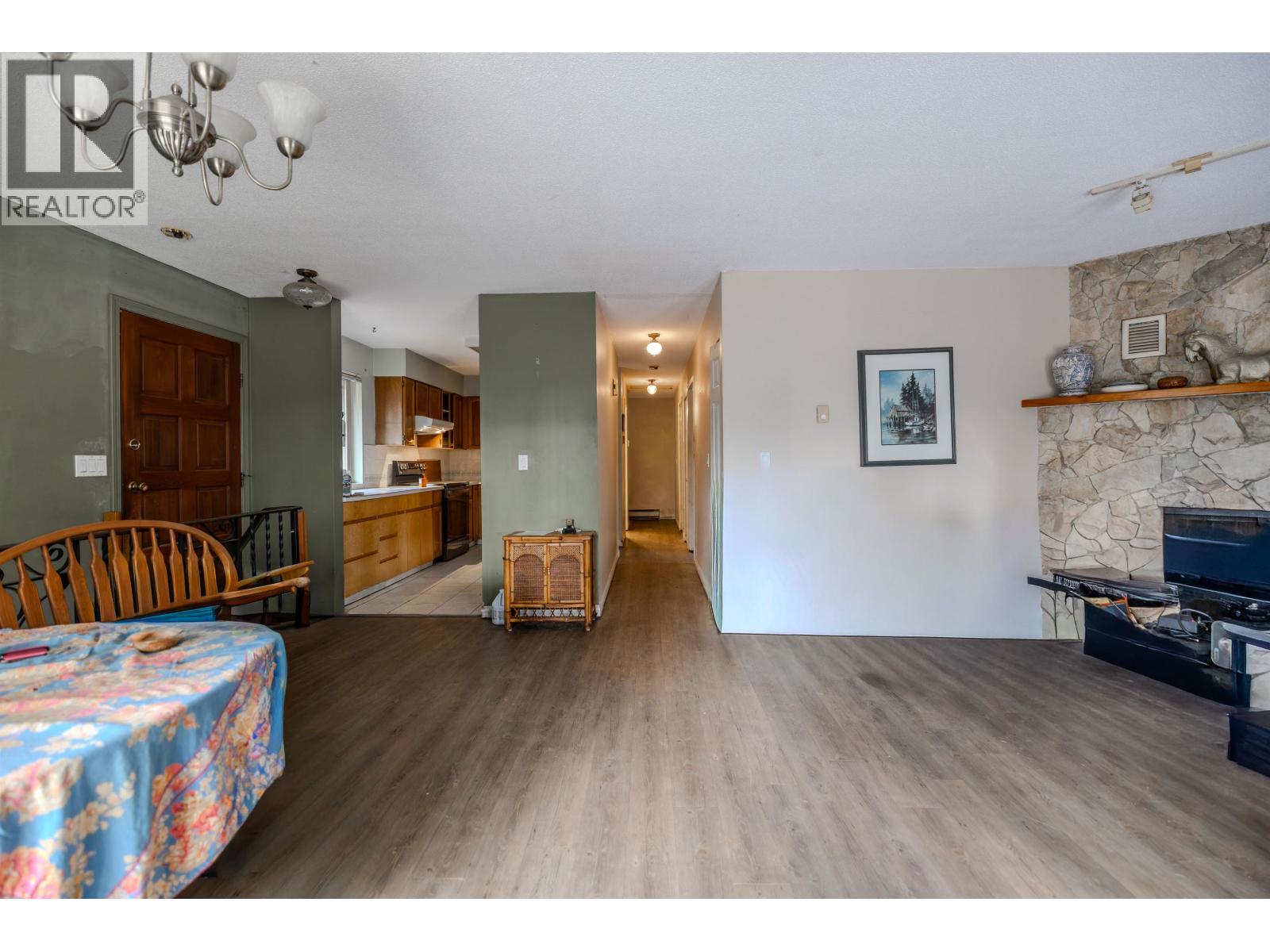 538 REED ROAD, Gibsons