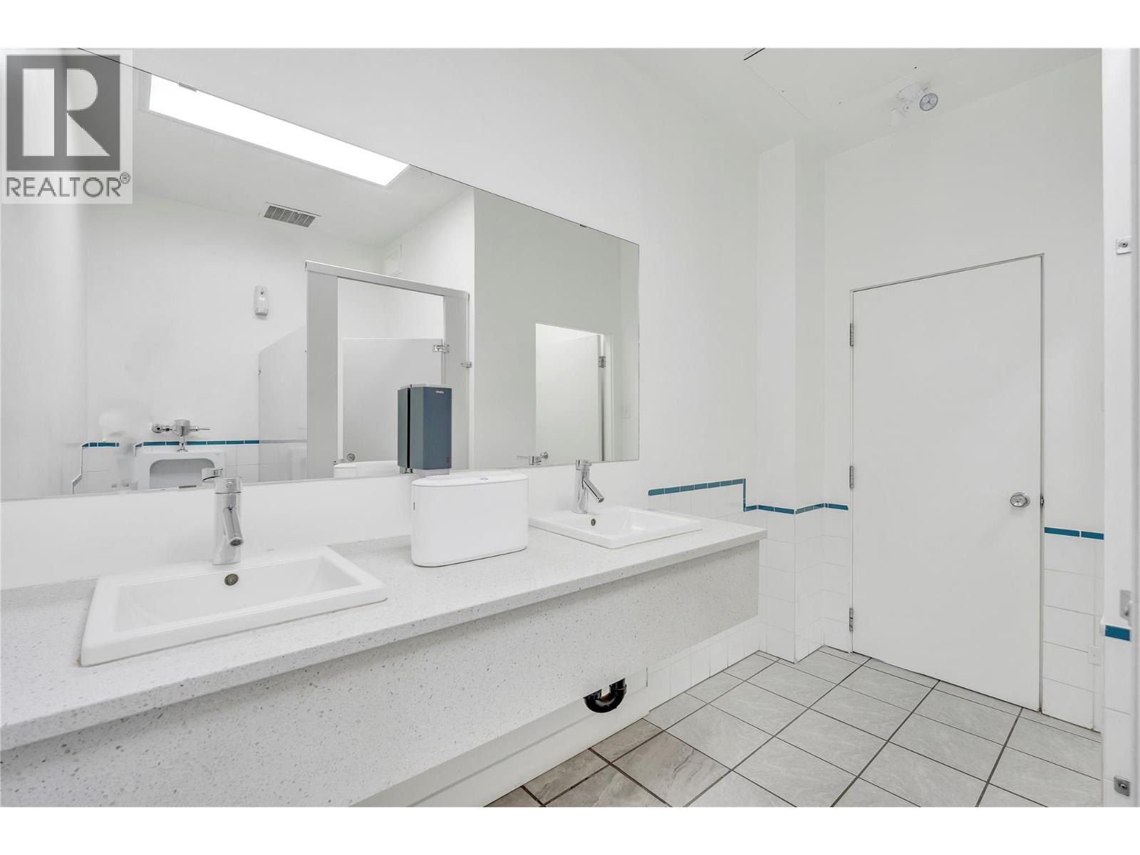 210 284 Main Street, Penticton